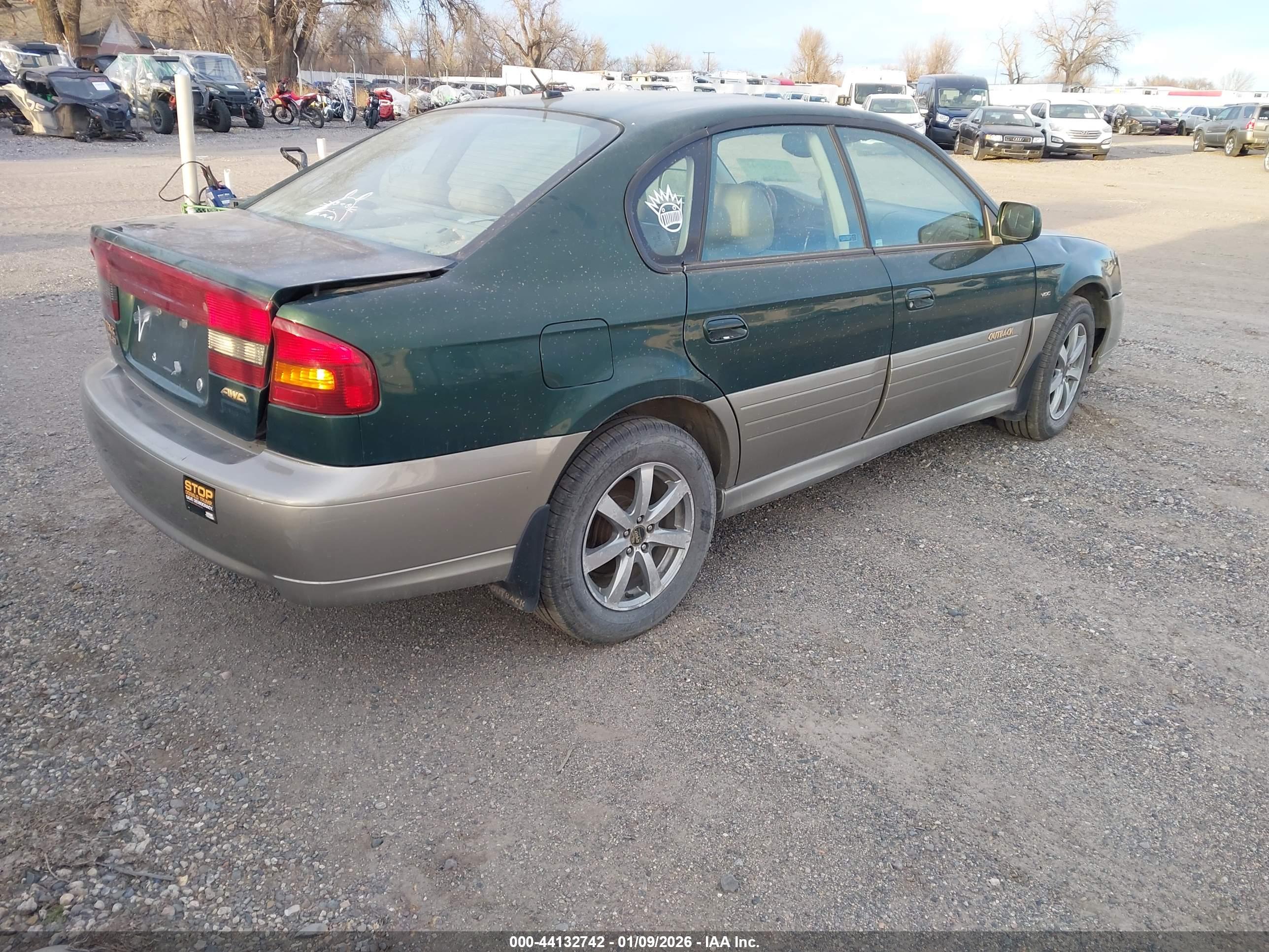 SUBARU OUTBACK image 4