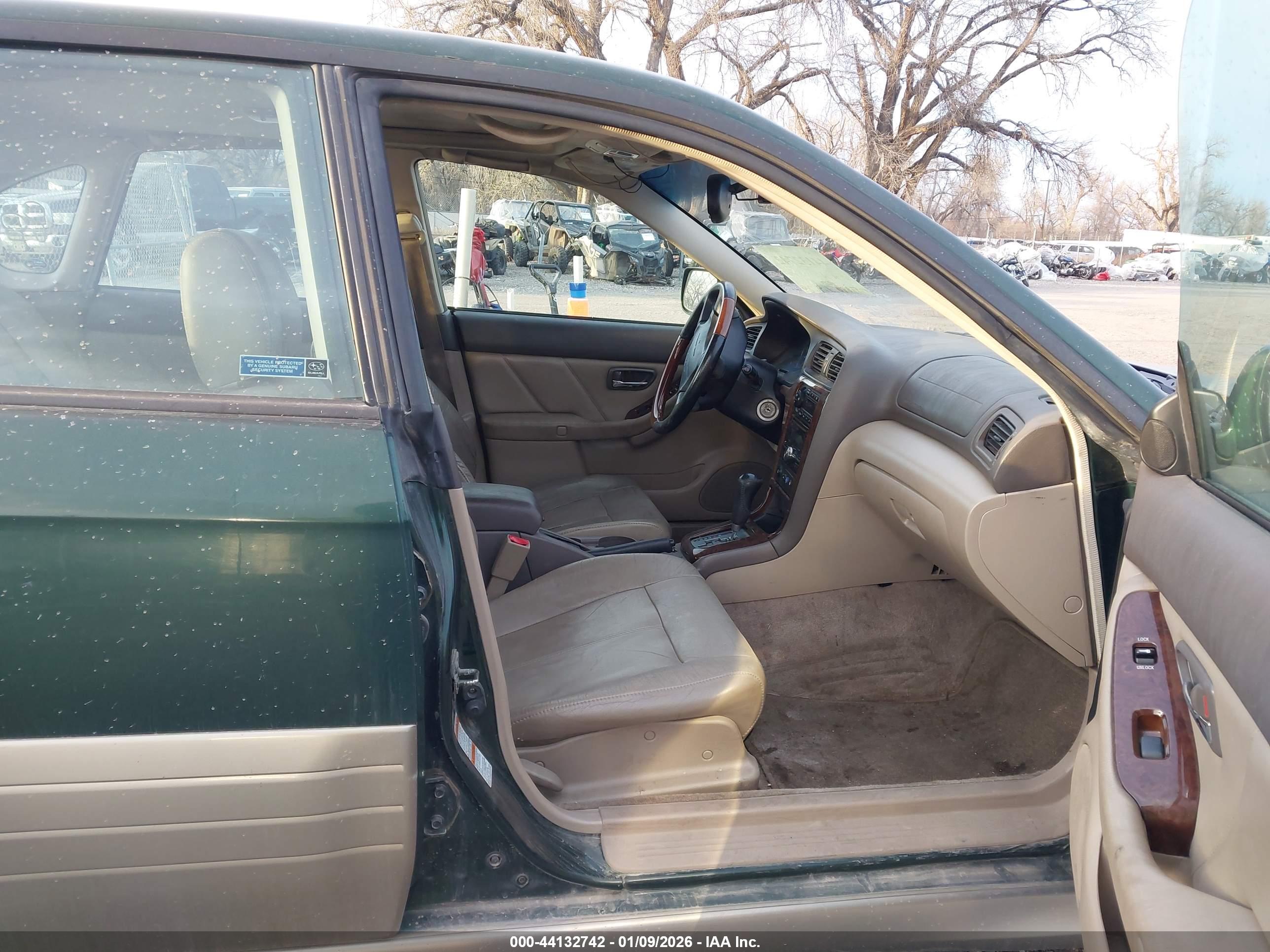 SUBARU OUTBACK image 5