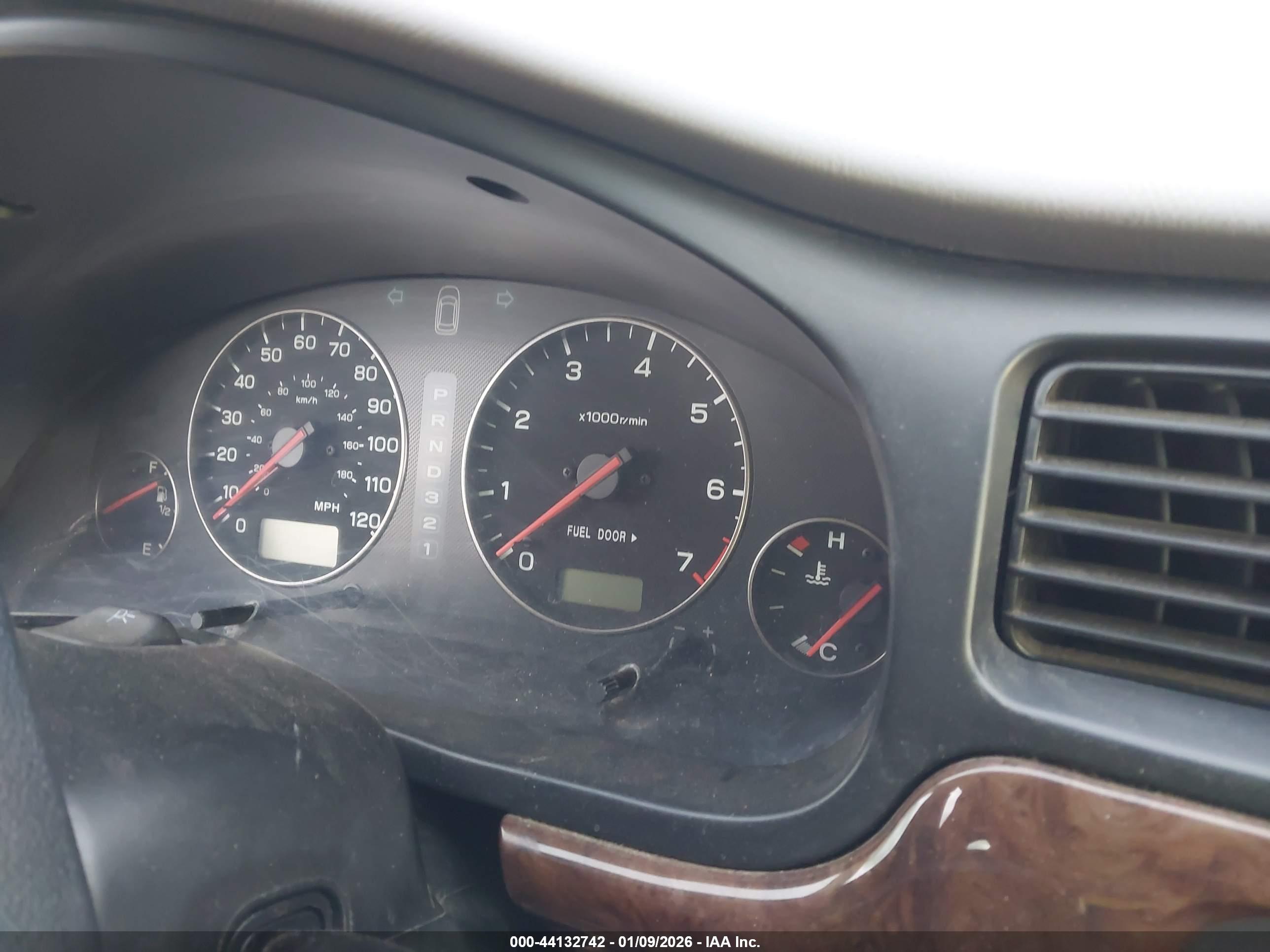SUBARU OUTBACK image 7