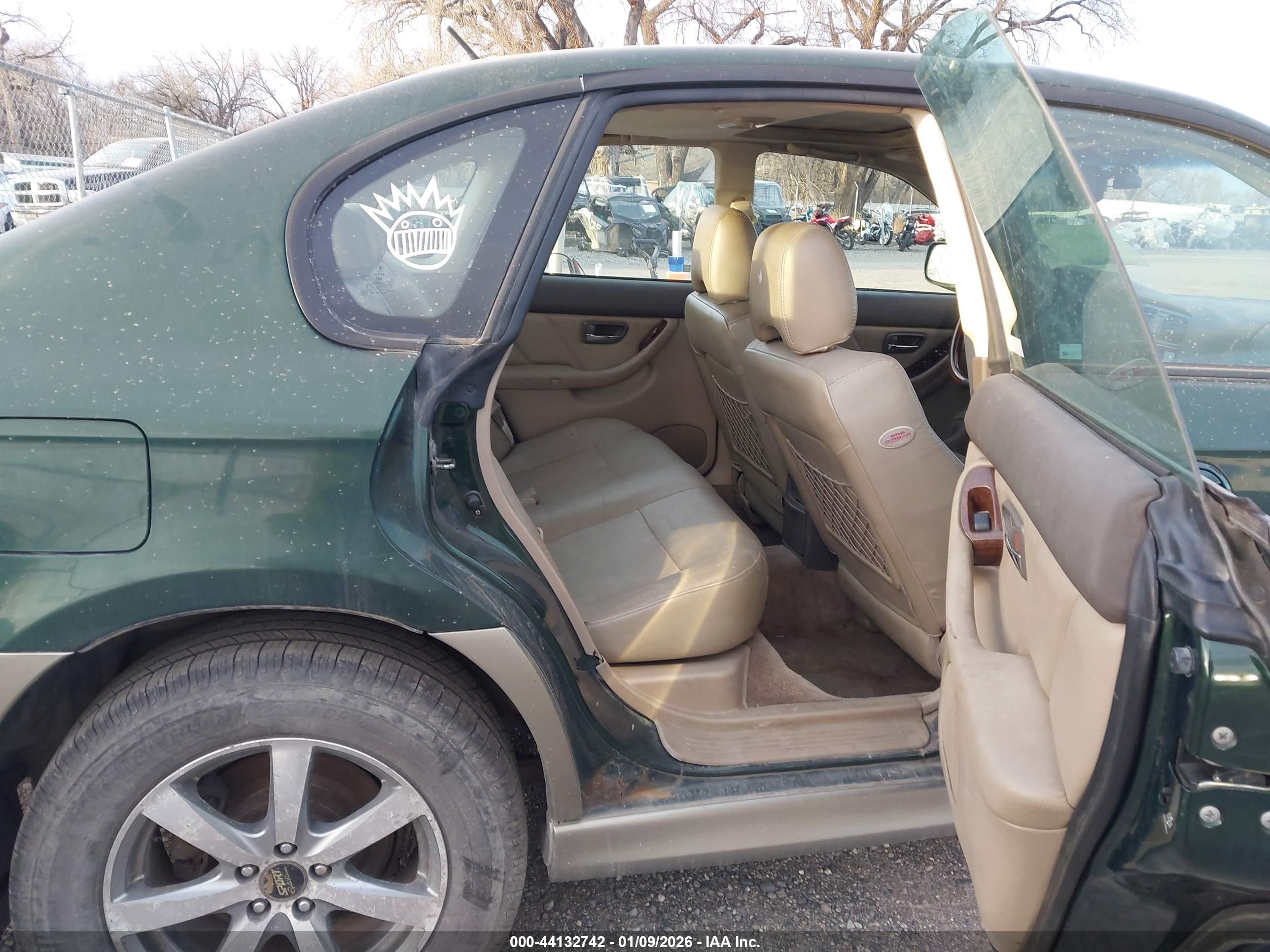 SUBARU OUTBACK image 8