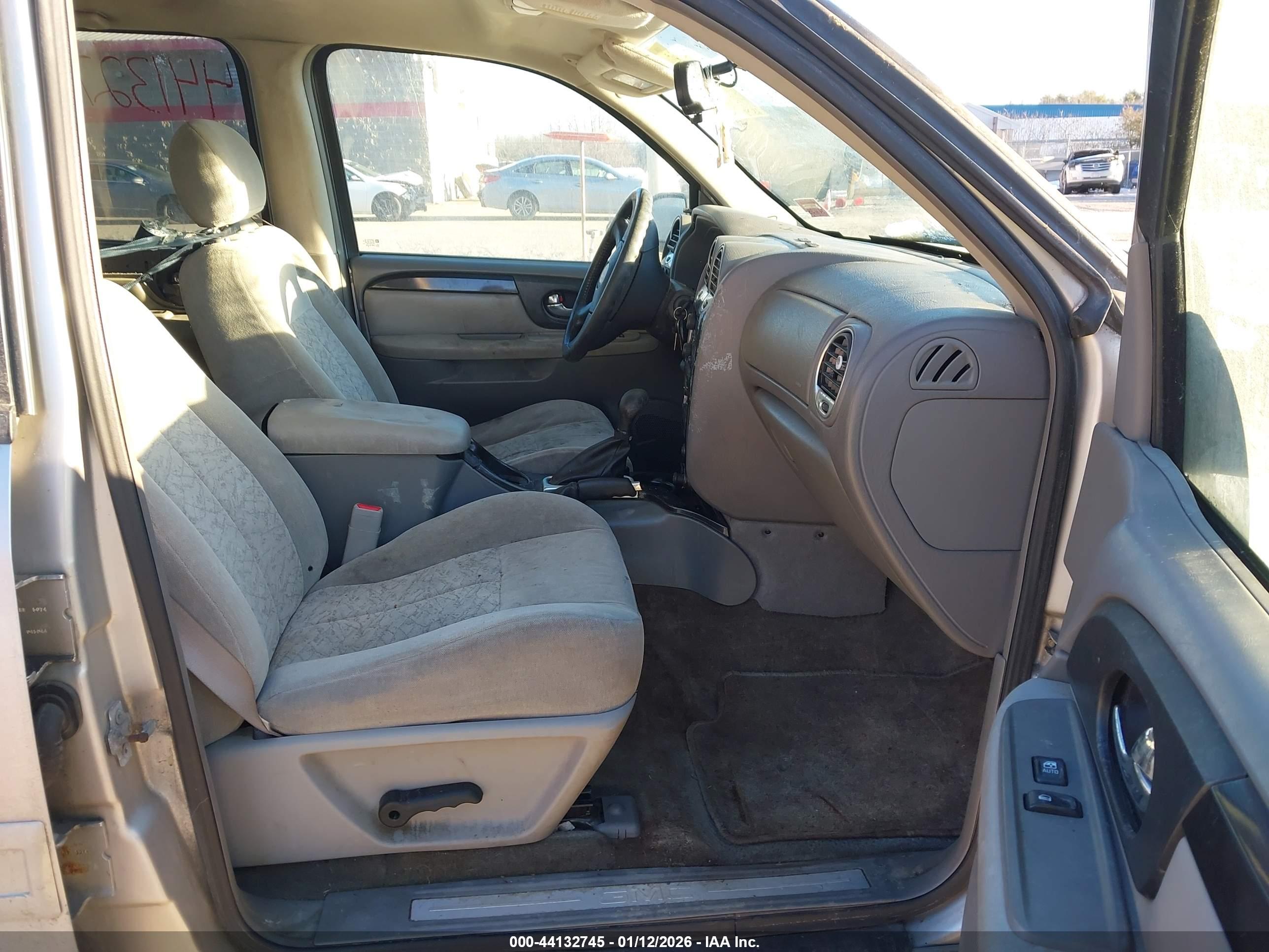 GMC ENVOY image 5