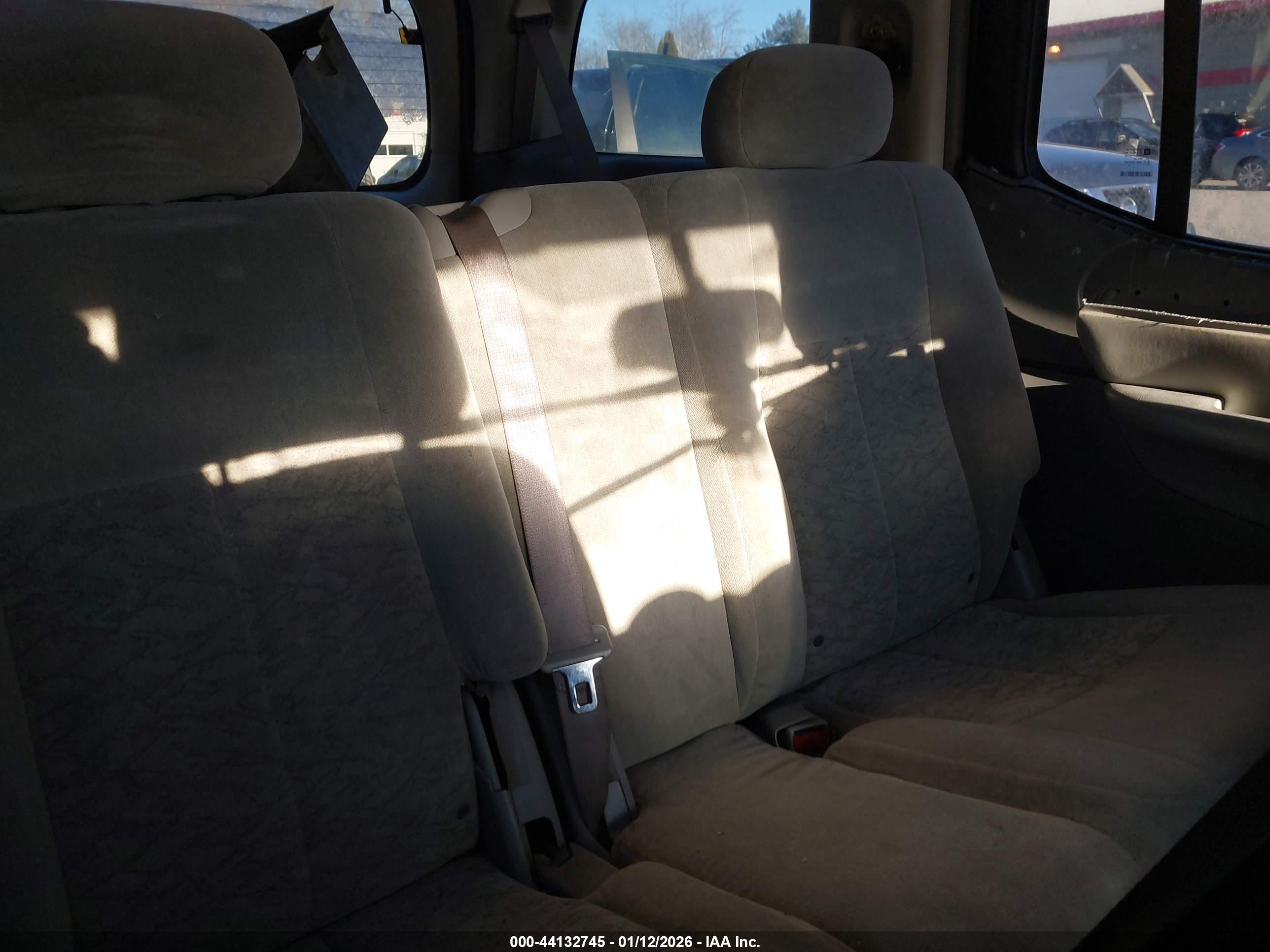 GMC ENVOY image 8