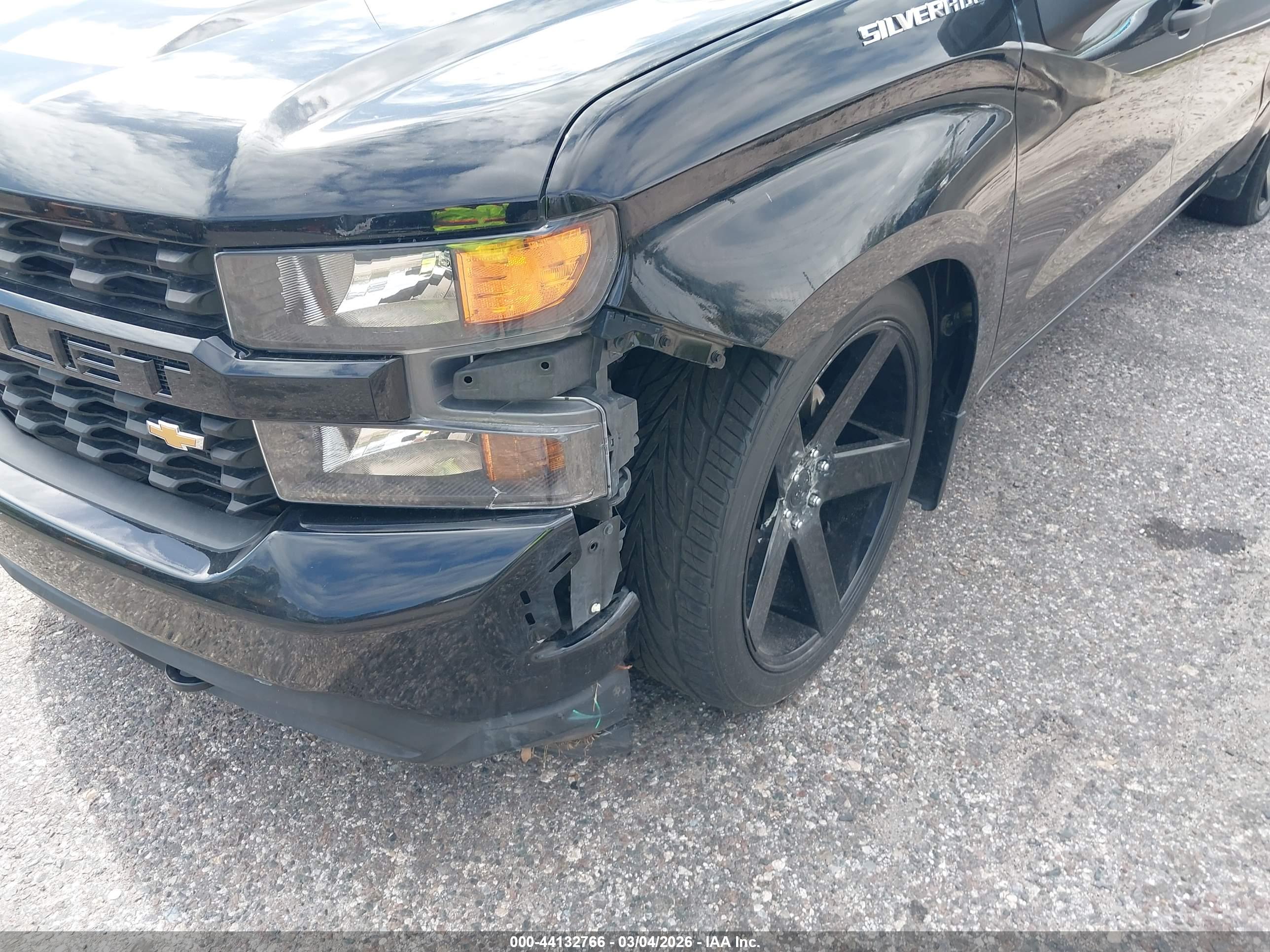 CHEVROLET SILVERADO image 6