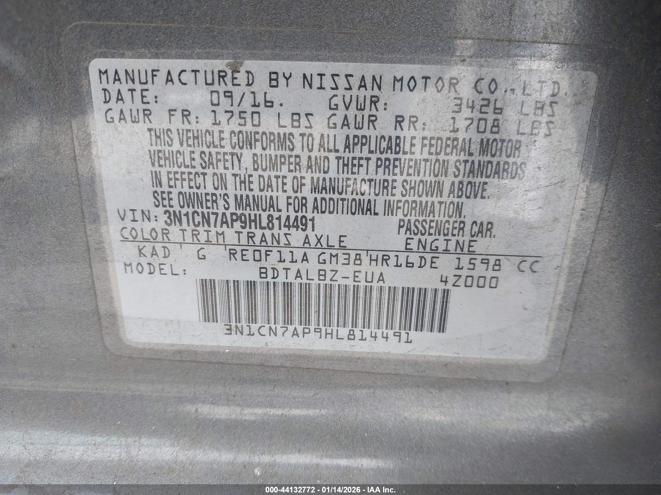 NISSAN VERSA image 9