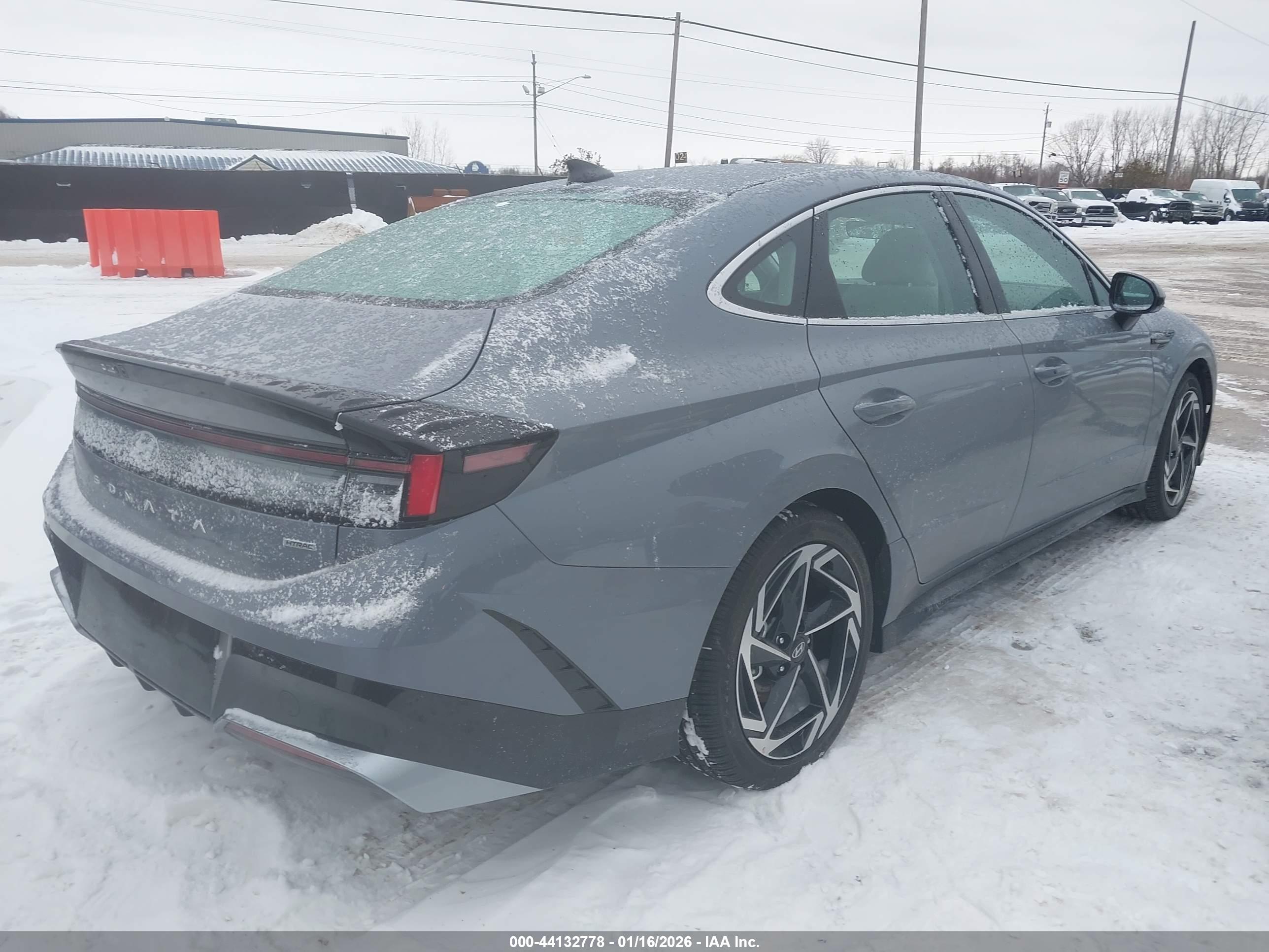 HYUNDAI SONATA image 4