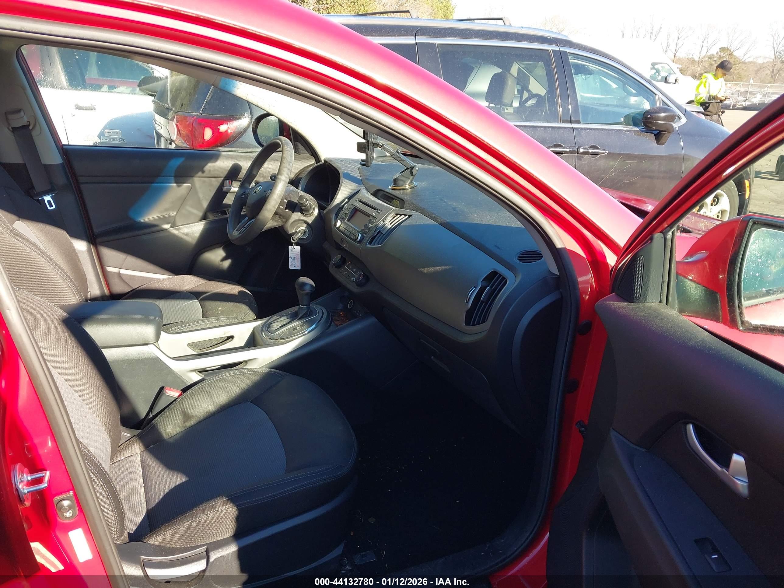 KIA SPORTAGE image 5