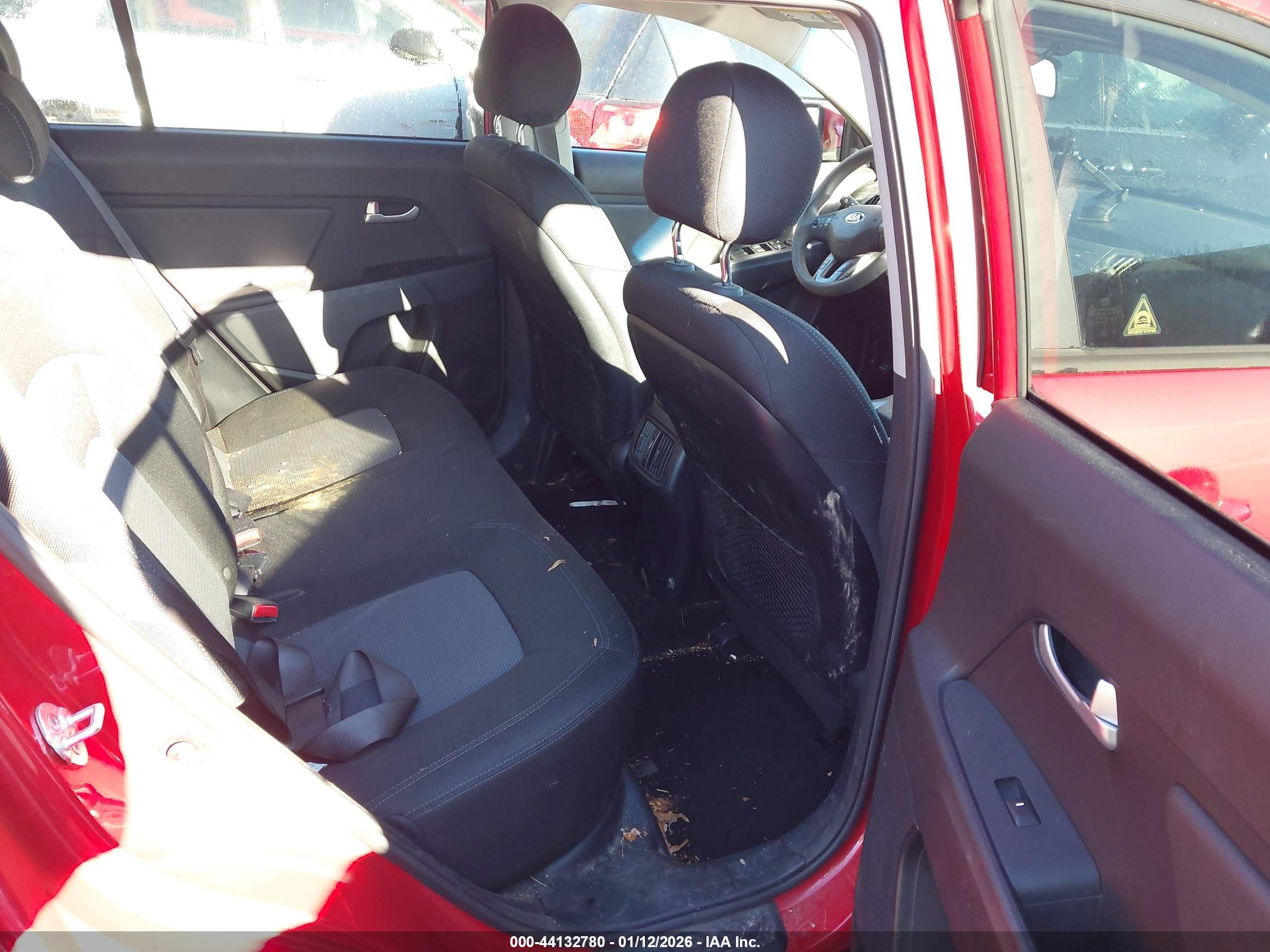 KIA SPORTAGE image 8