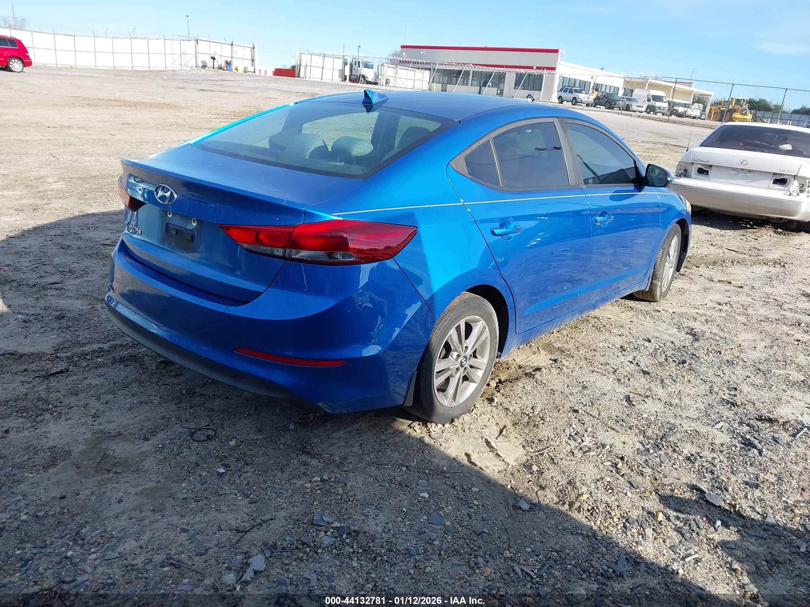 HYUNDAI ELANTRA image 4
