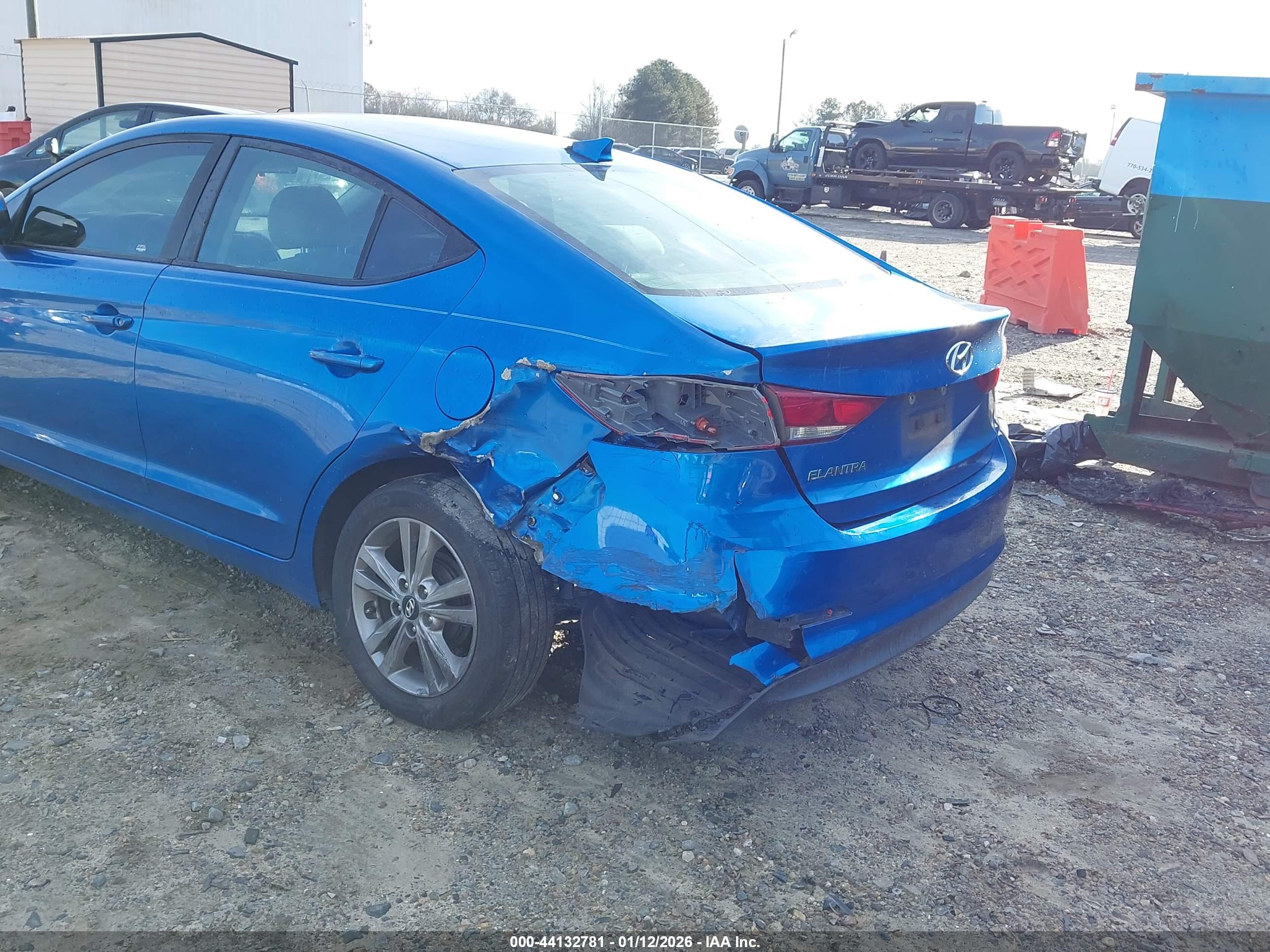 HYUNDAI ELANTRA image 6