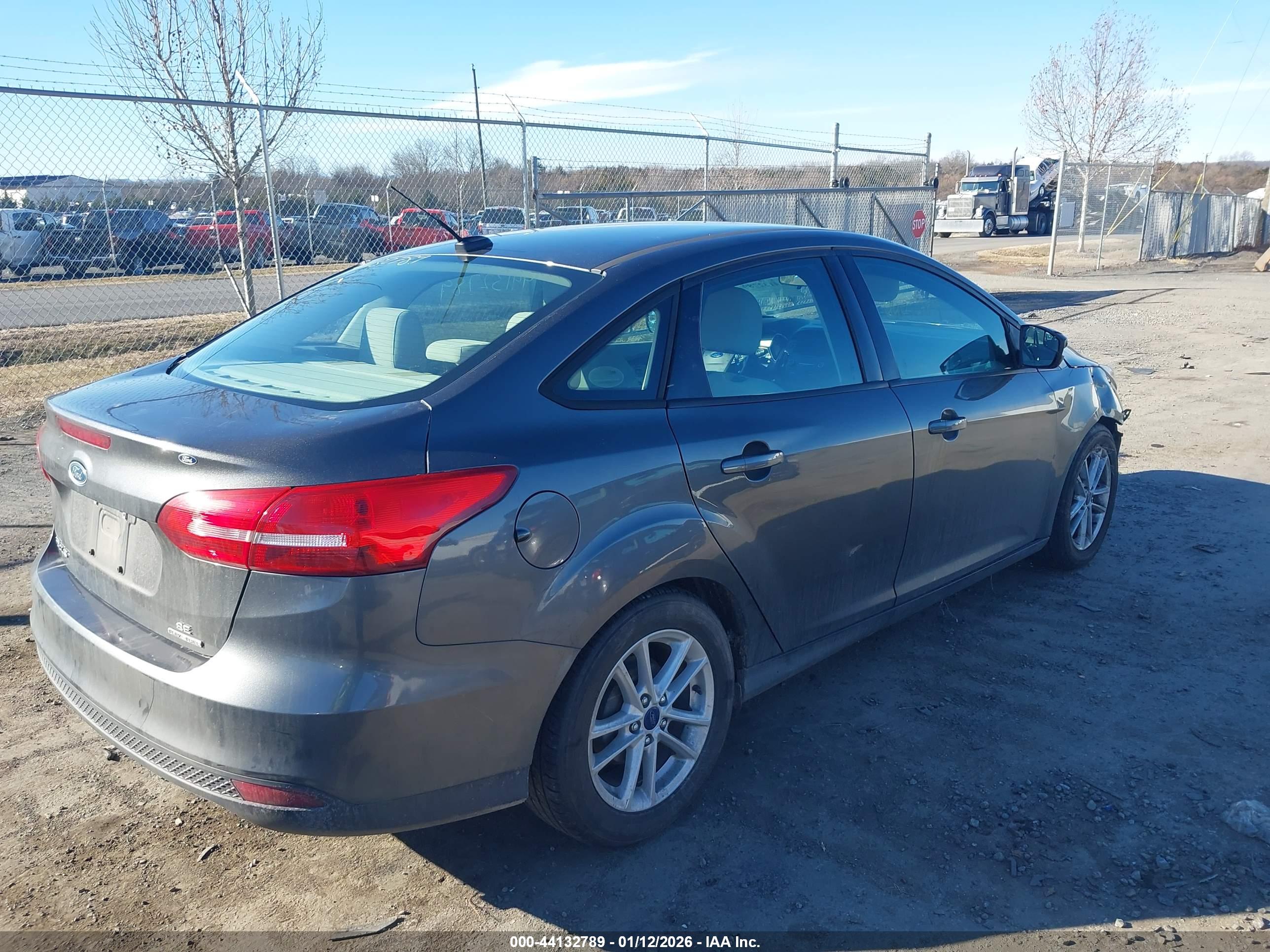 FORD FOCUS image 4