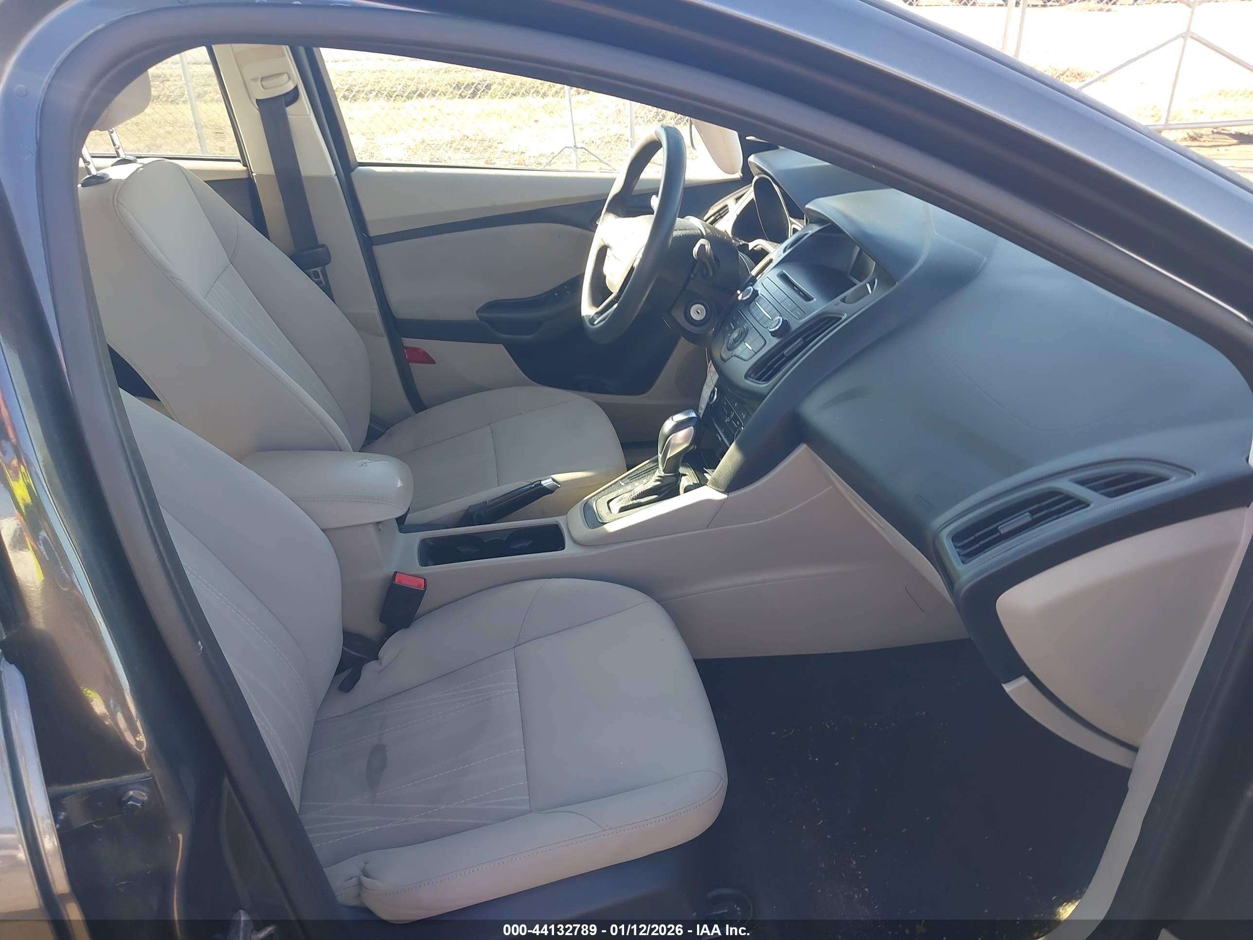 FORD FOCUS image 5