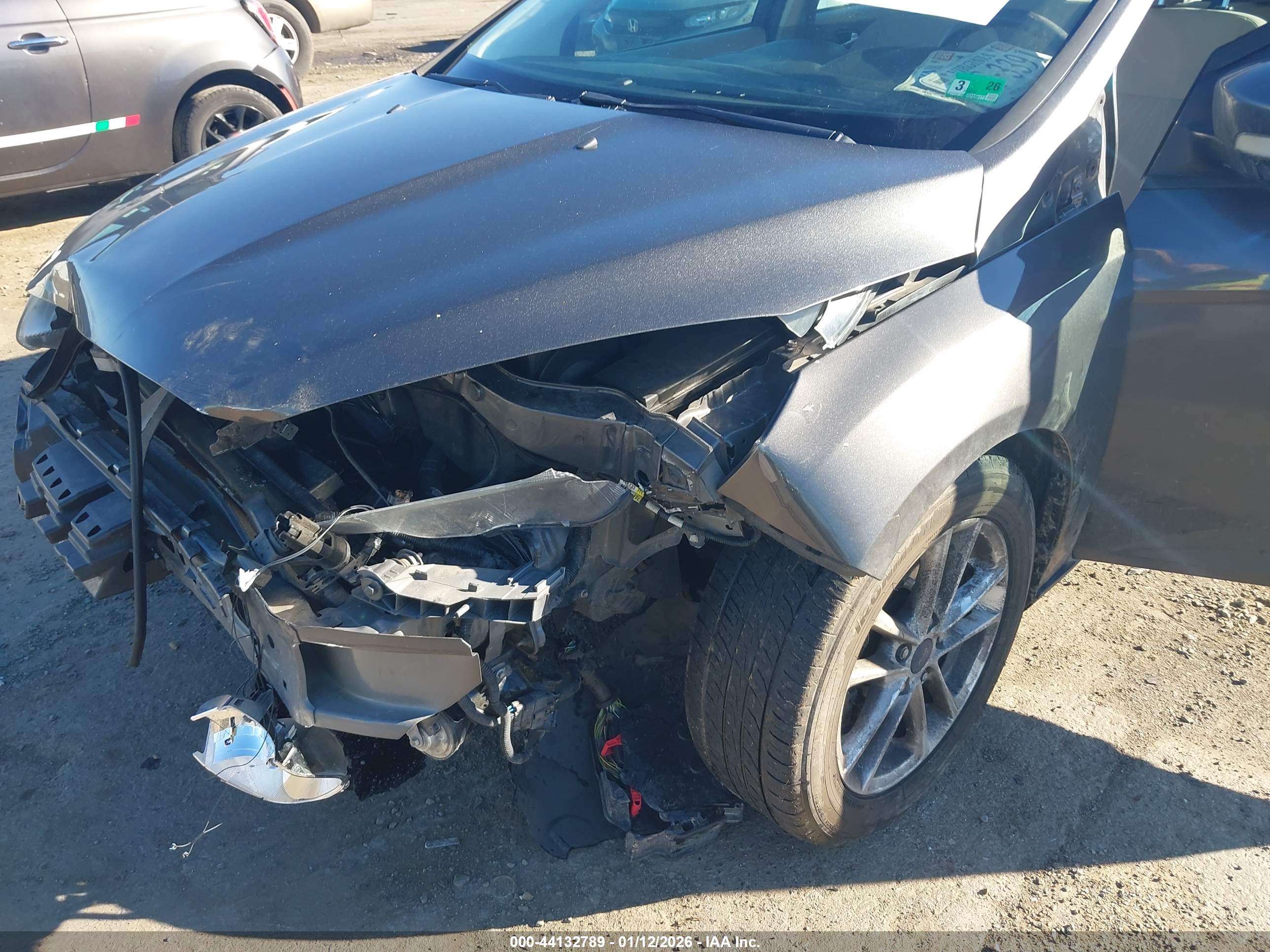 FORD FOCUS image 6