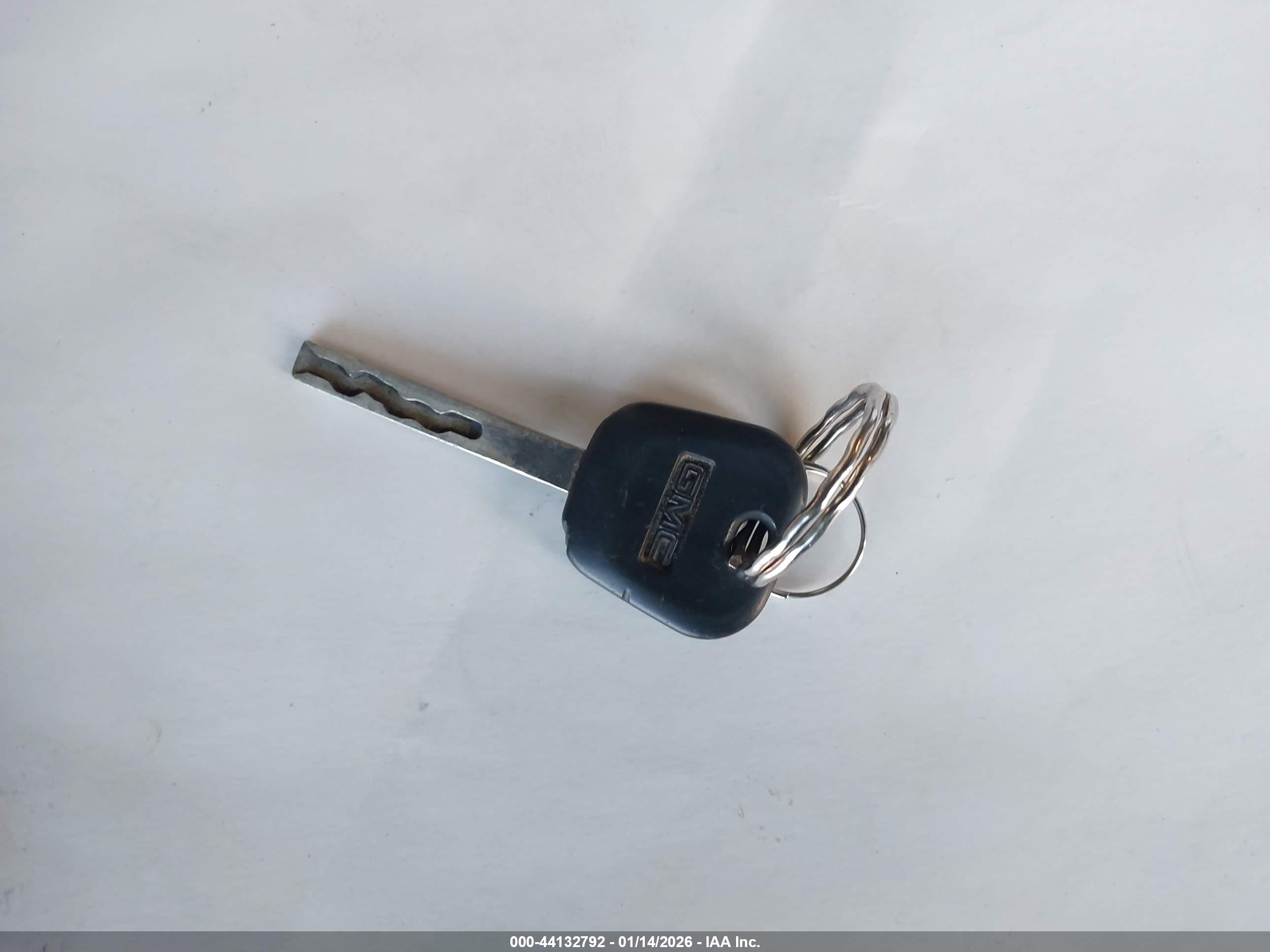 GMC SIERRA image 11