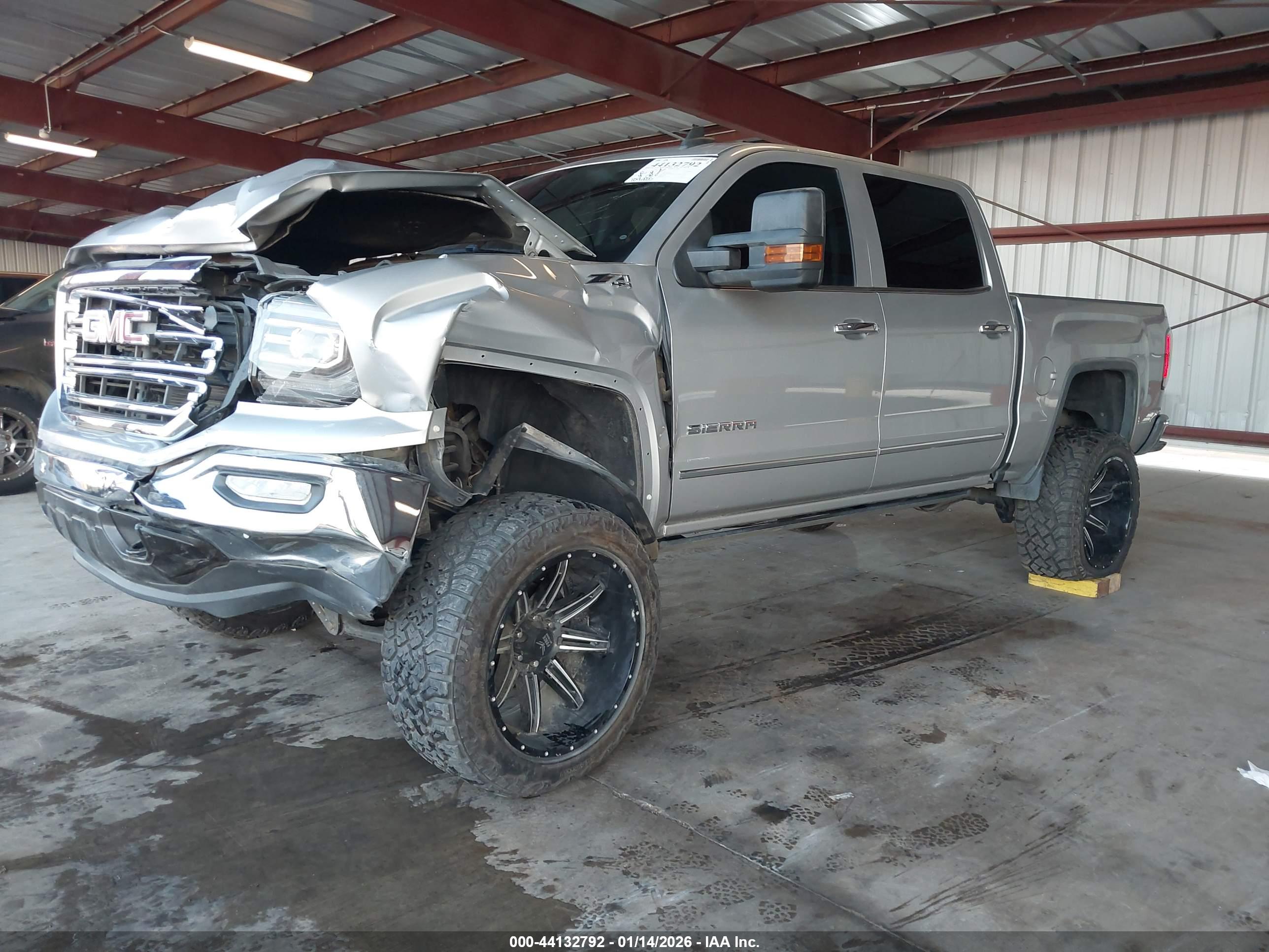 GMC SIERRA image 2