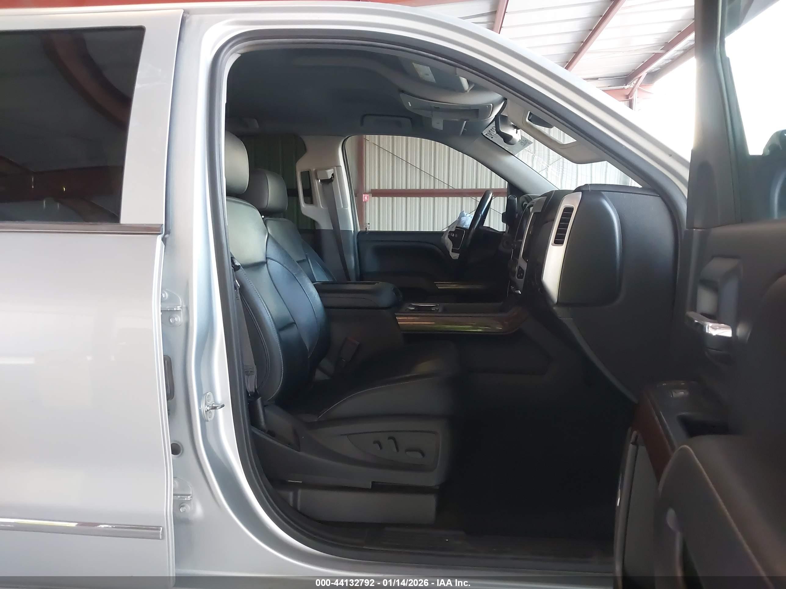 GMC SIERRA image 5