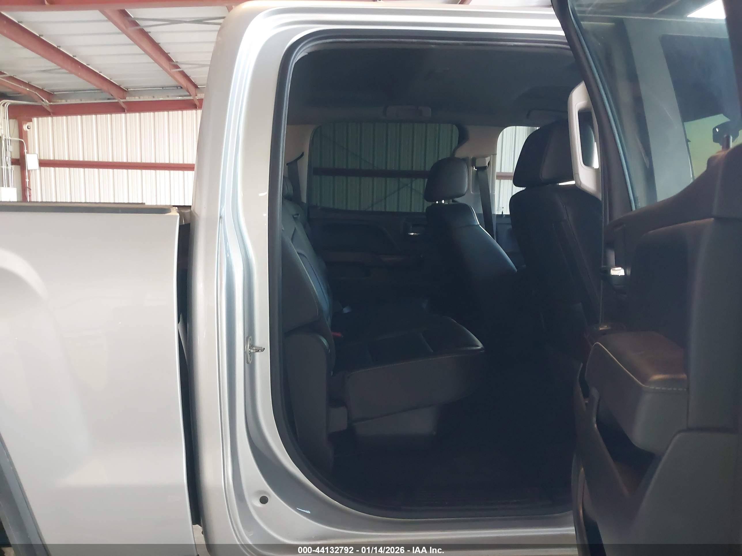 GMC SIERRA image 8