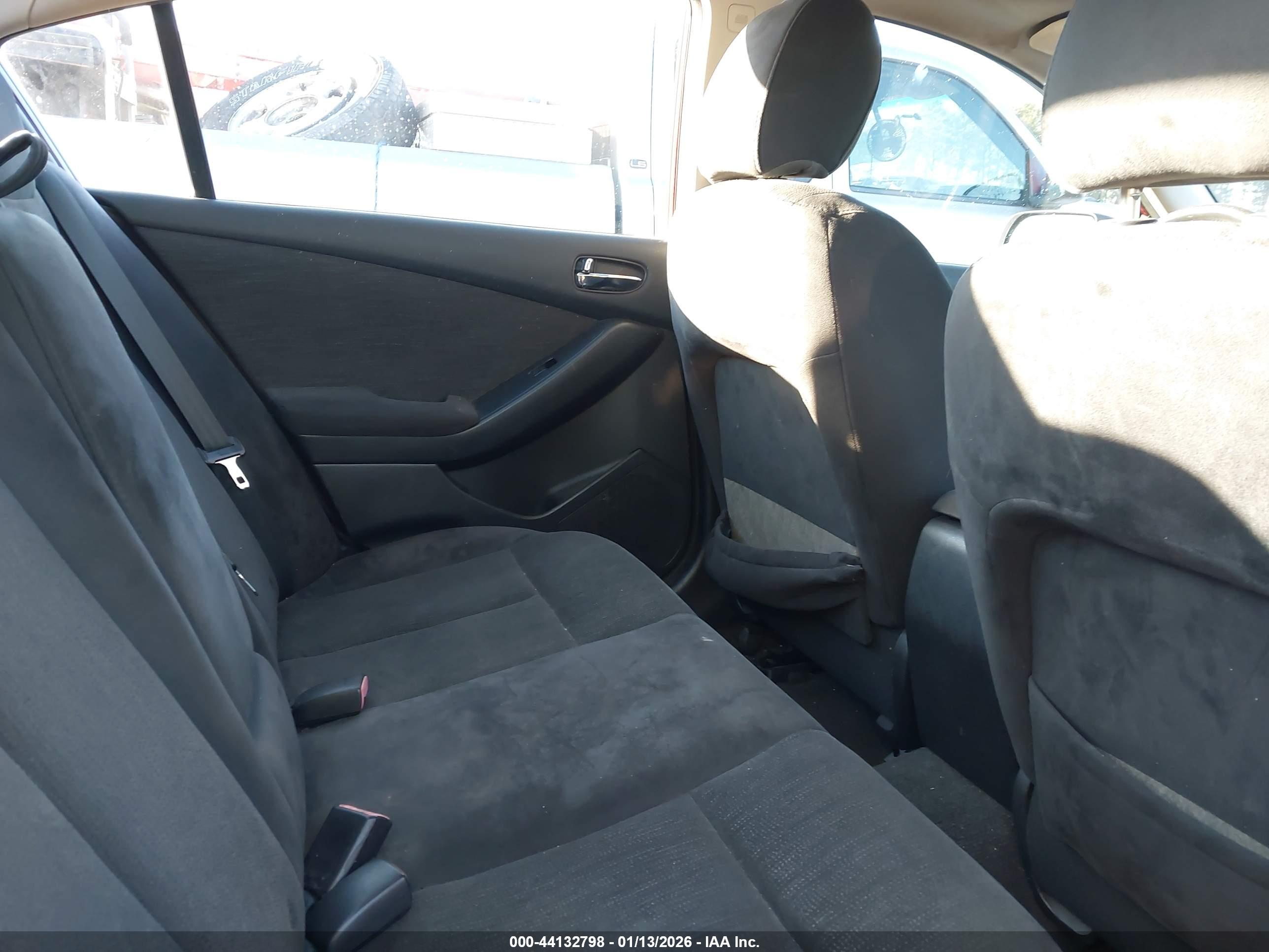 NISSAN ALTIMA image 8