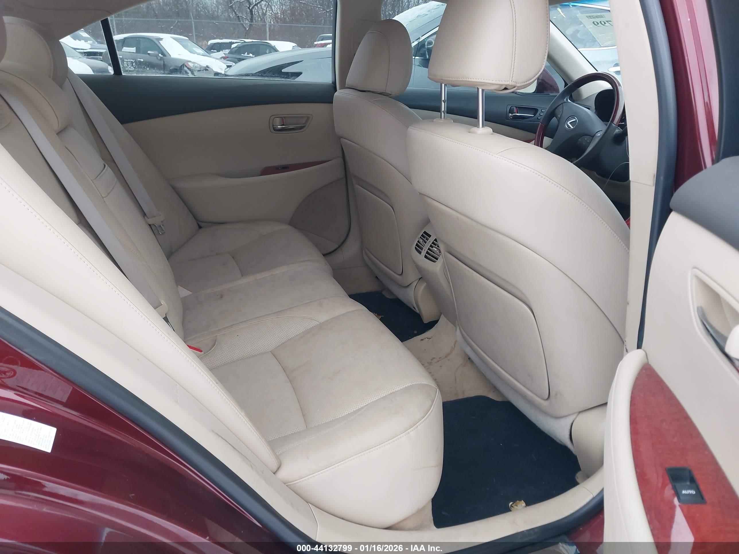 LEXUS ES image 8