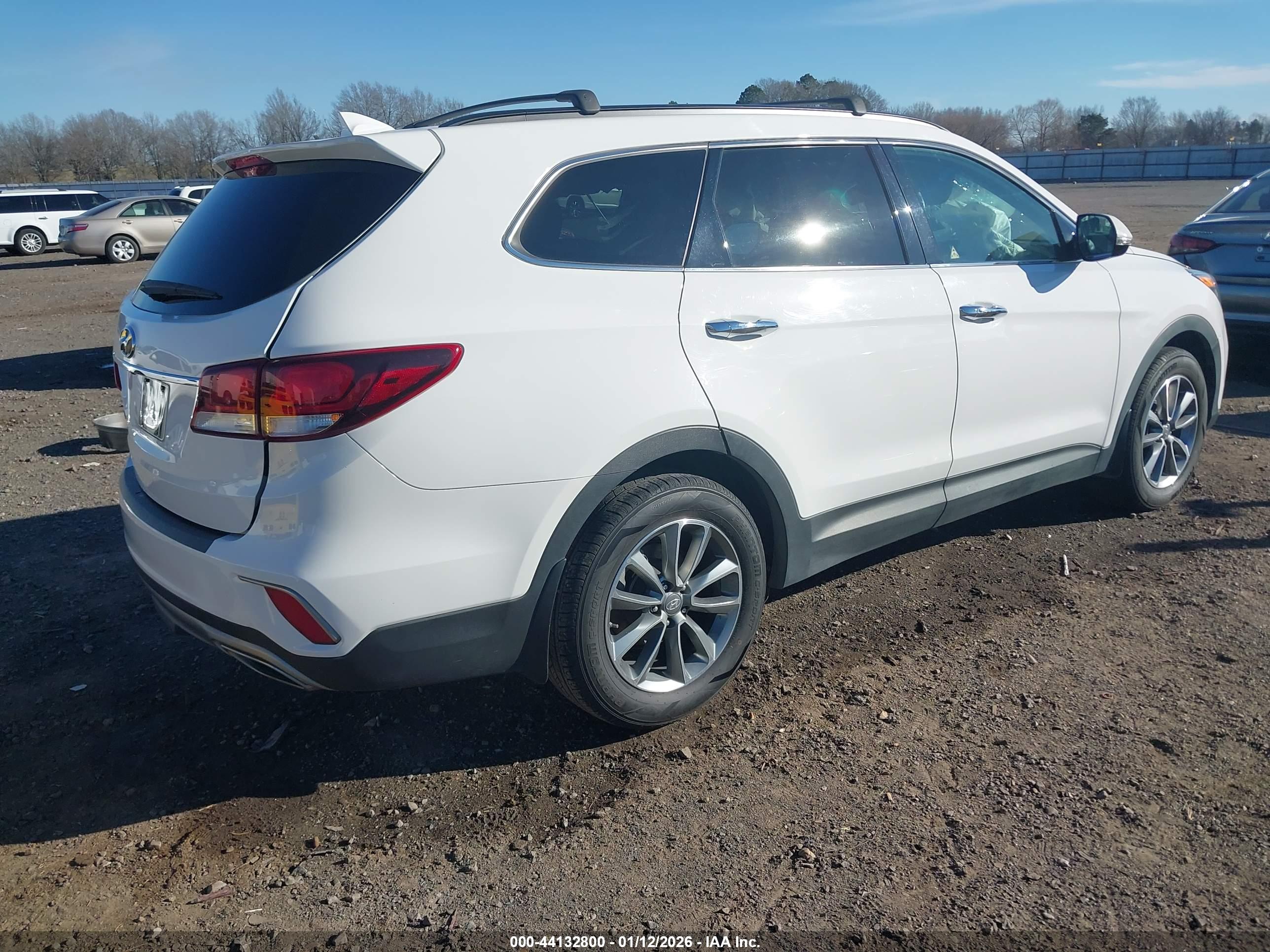 HYUNDAI SANTA image 4