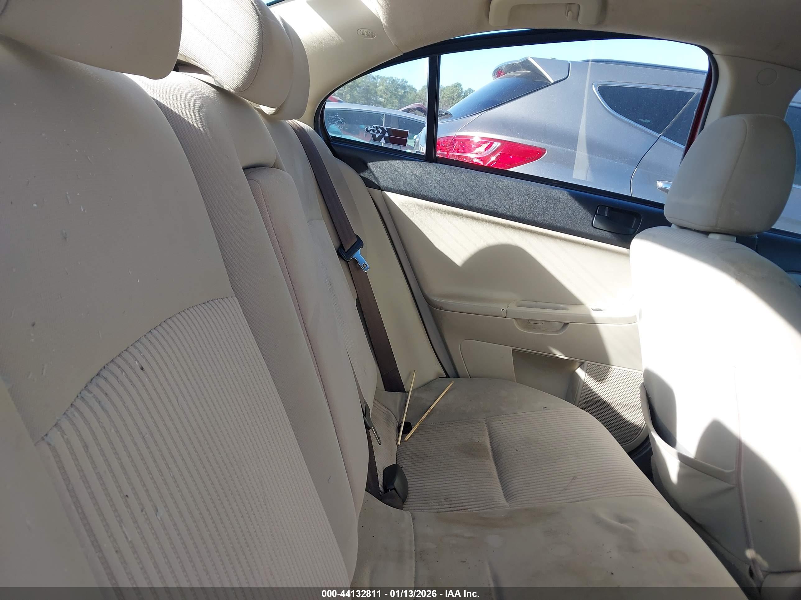 MITSUBISHI LANCER image 8