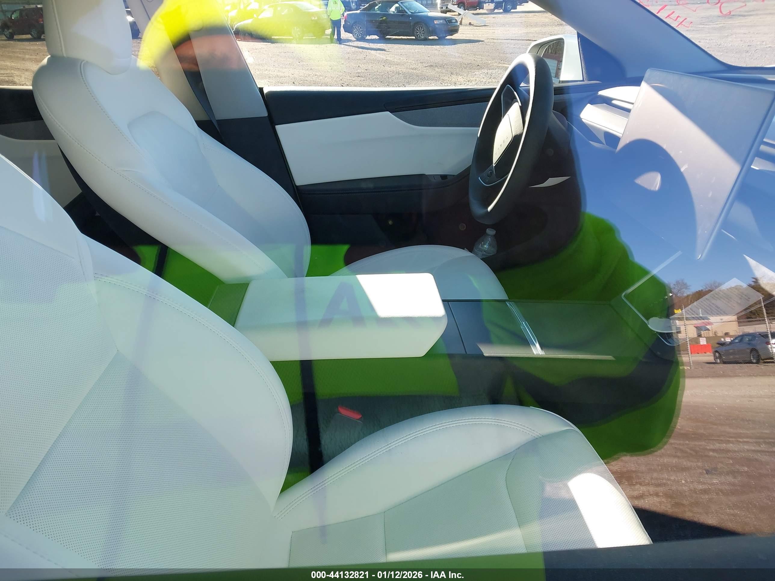 TESLA MODEL image 5