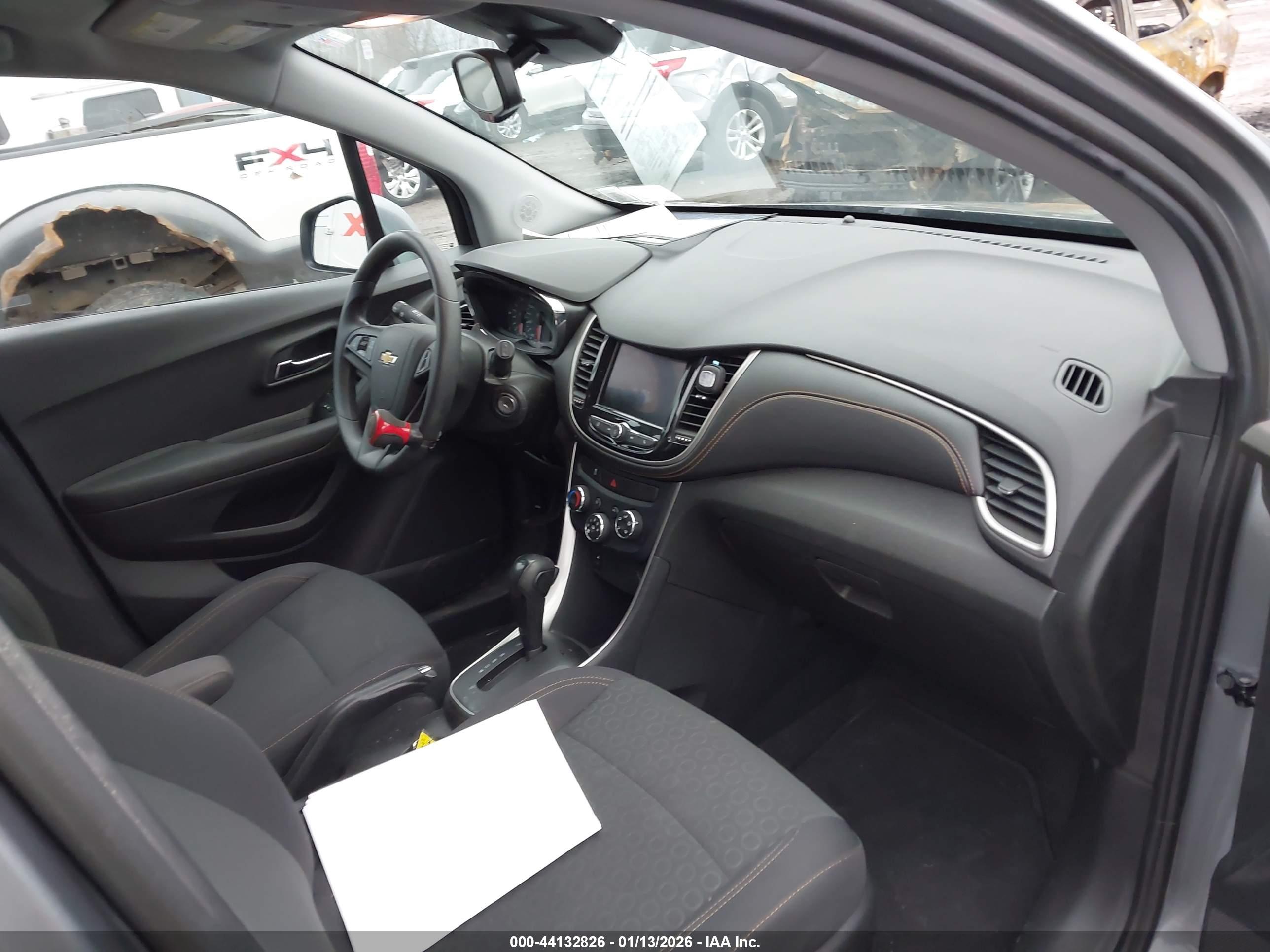 CHEVROLET TRAX image 5
