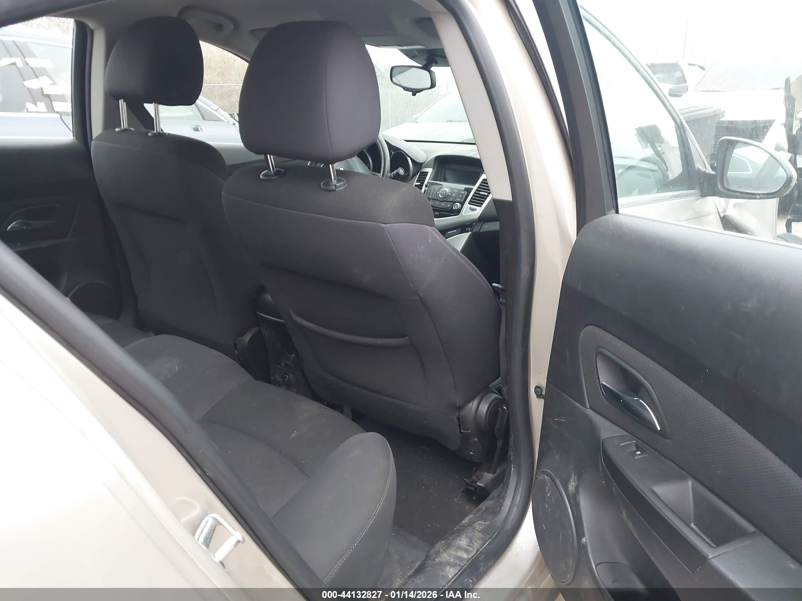 CHEVROLET CRUZE image 8
