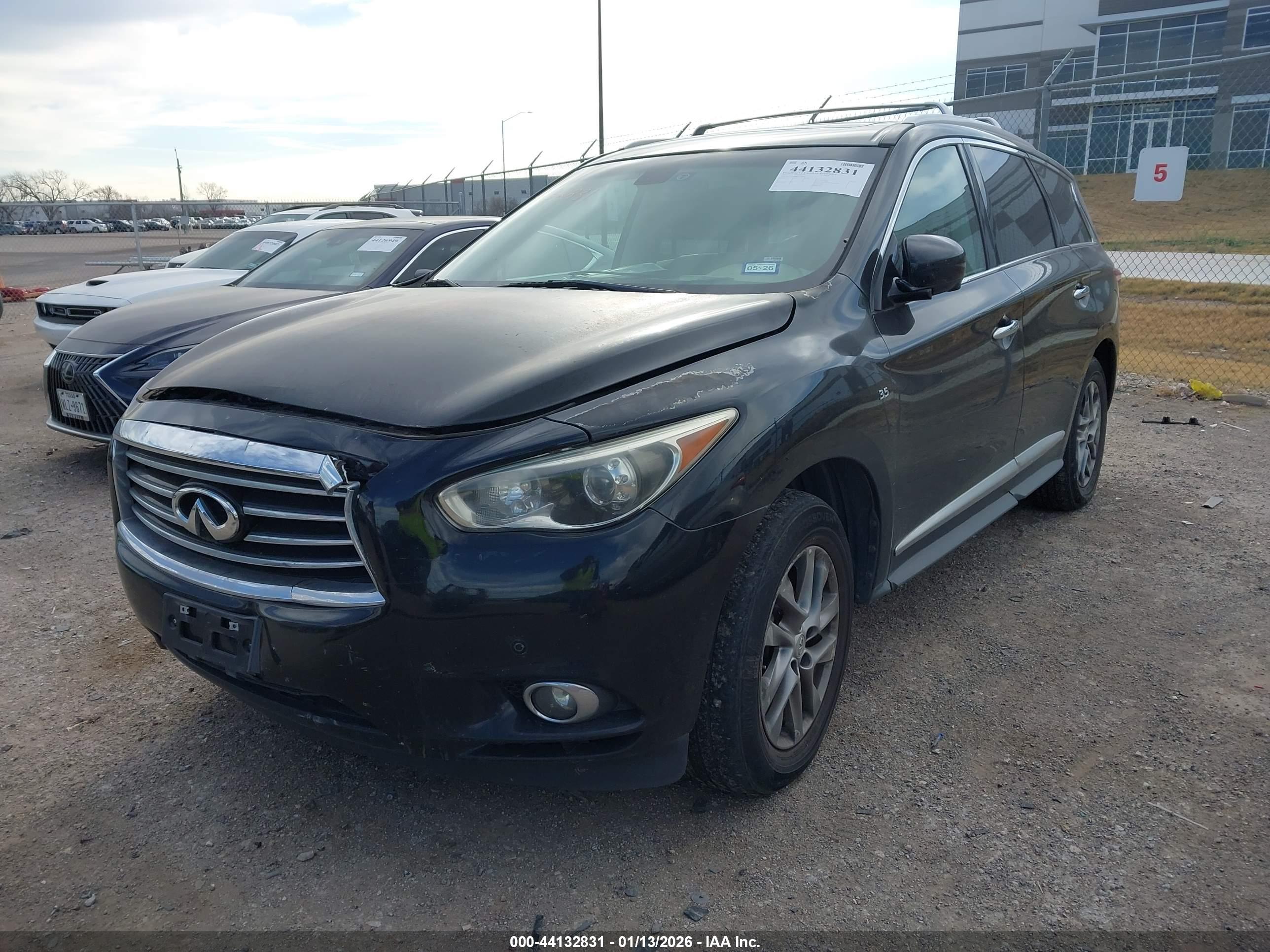 INFINITI QX60 image 2