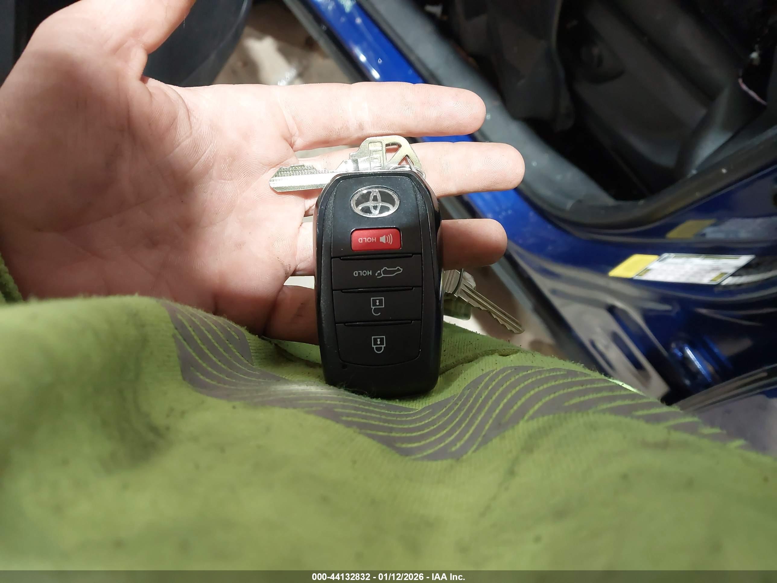 TOYOTA COROLLA image 11