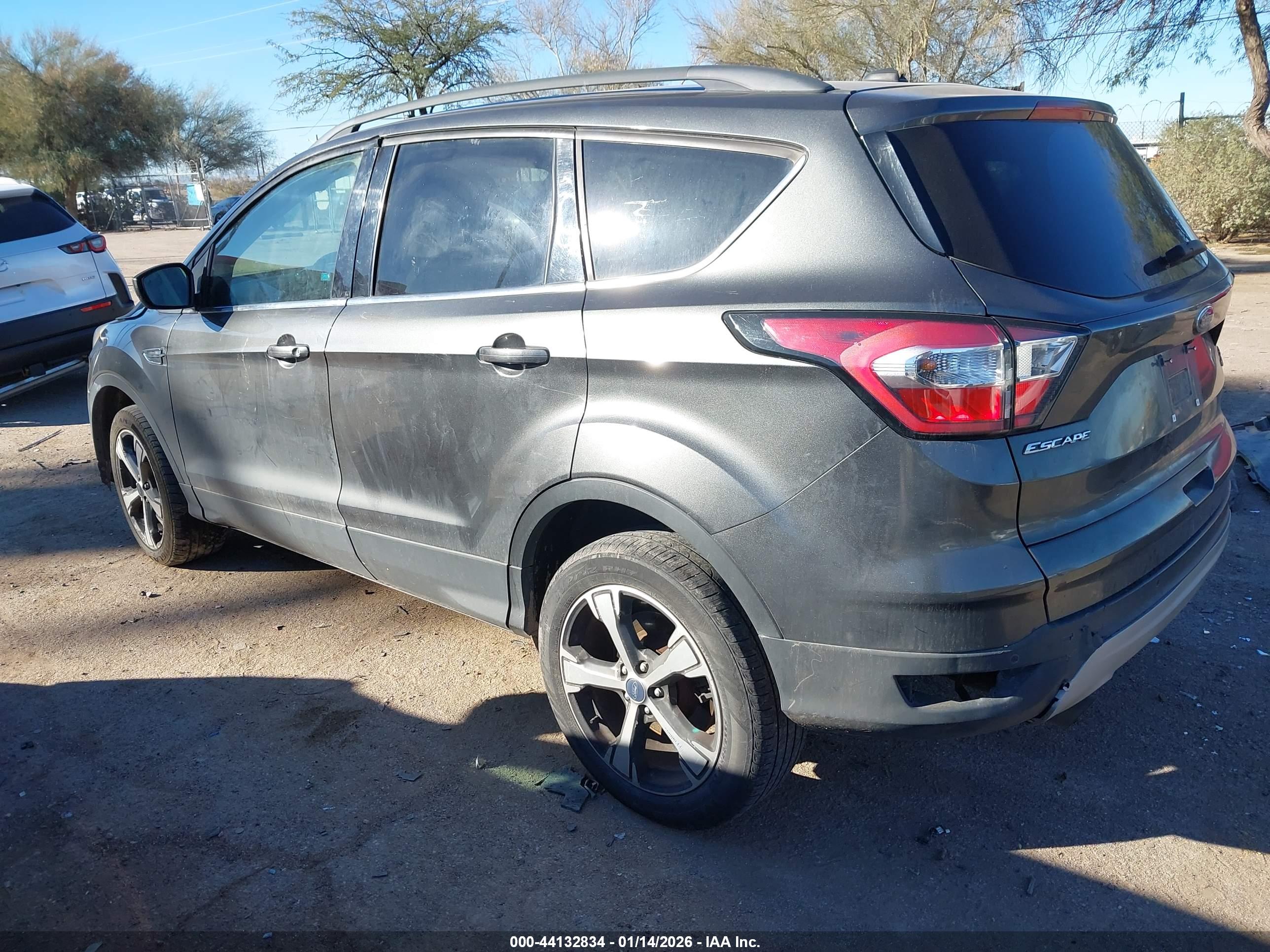 FORD ESCAPE image 3