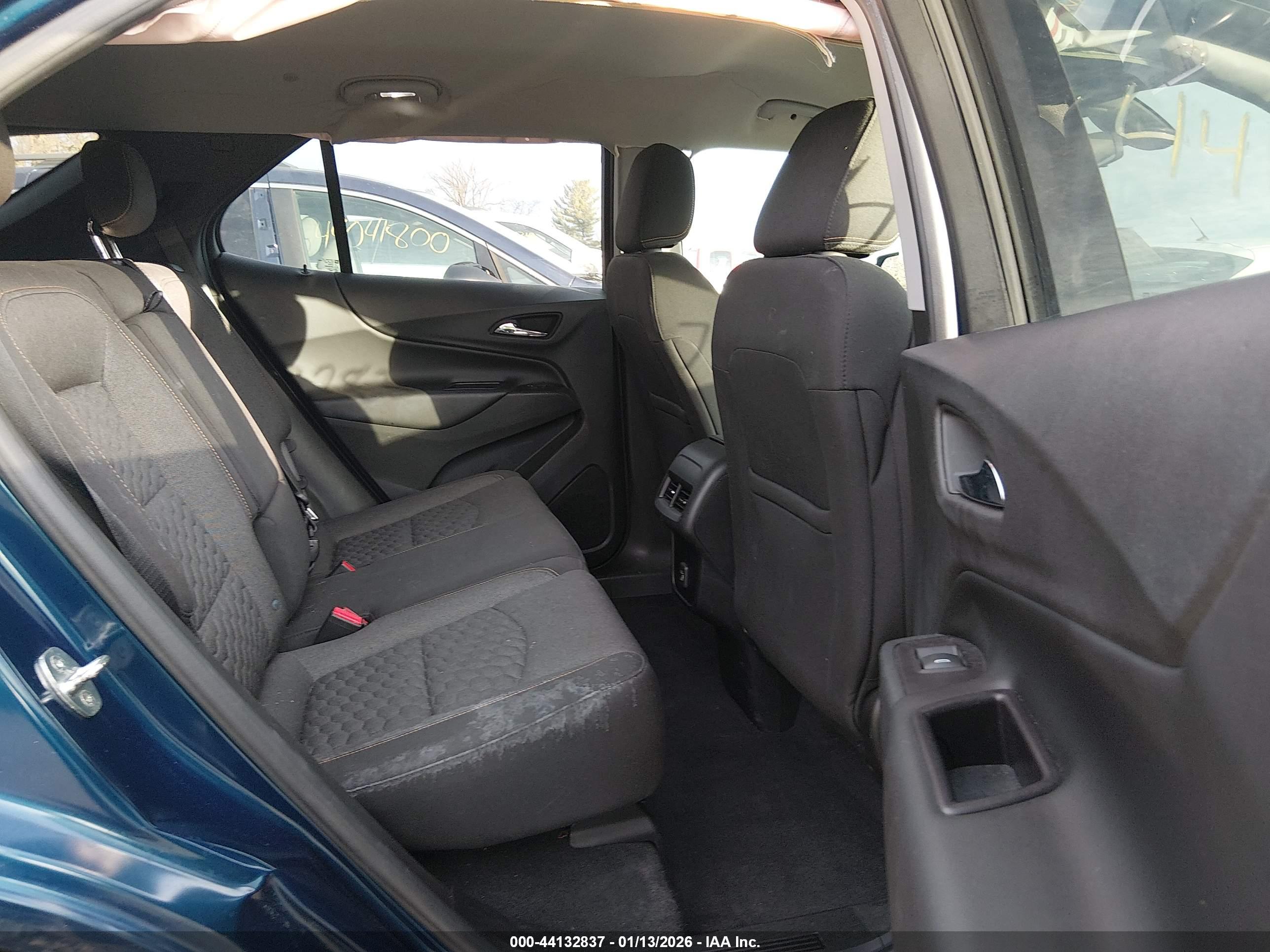 CHEVROLET EQUINOX image 8