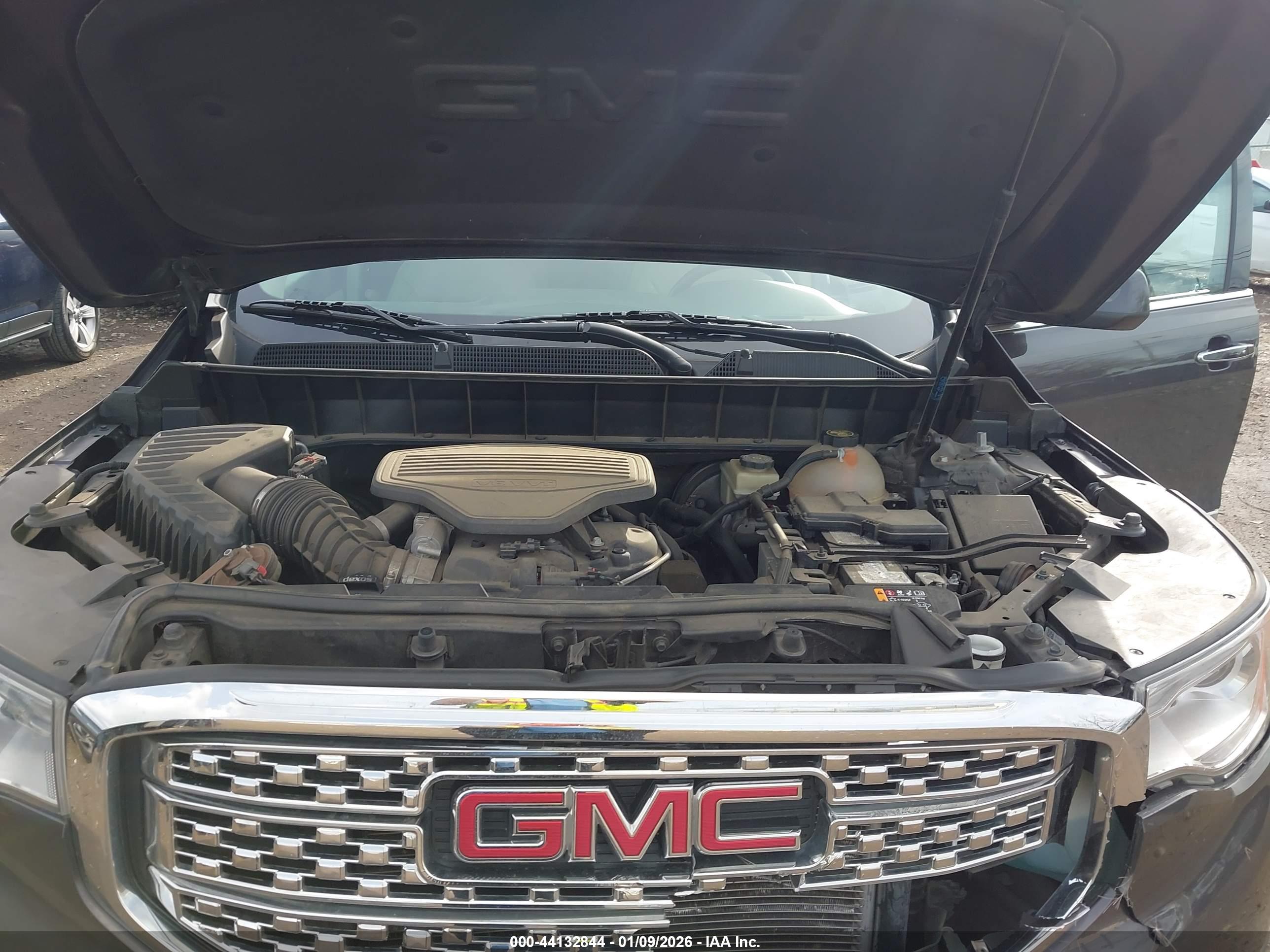 GMC ACADIA image 10