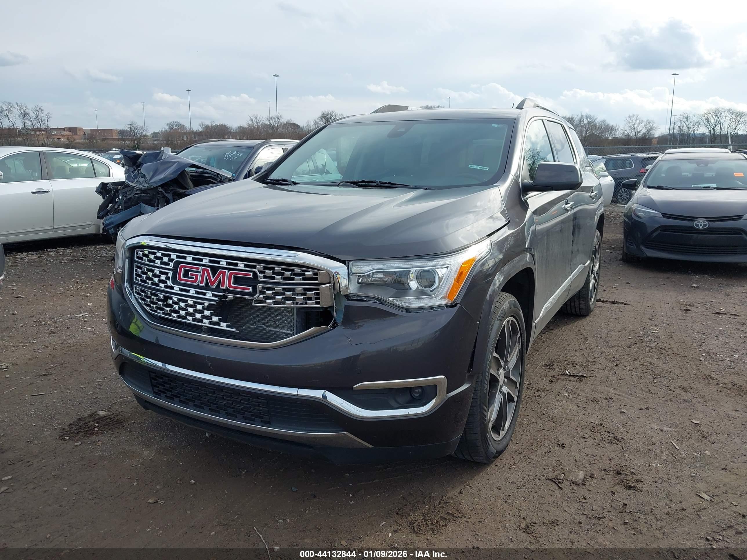 GMC ACADIA image 6