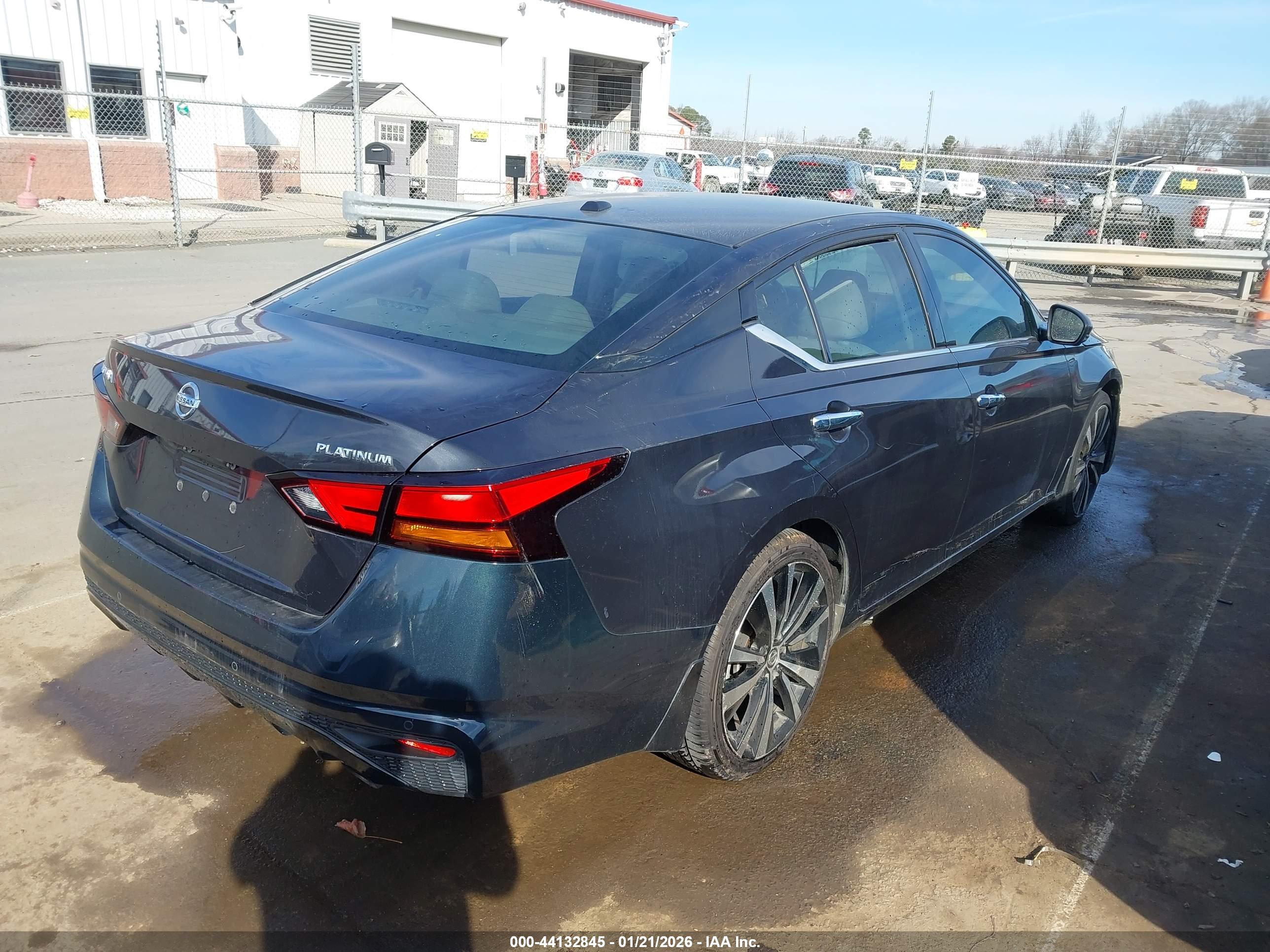 NISSAN ALTIMA image 4