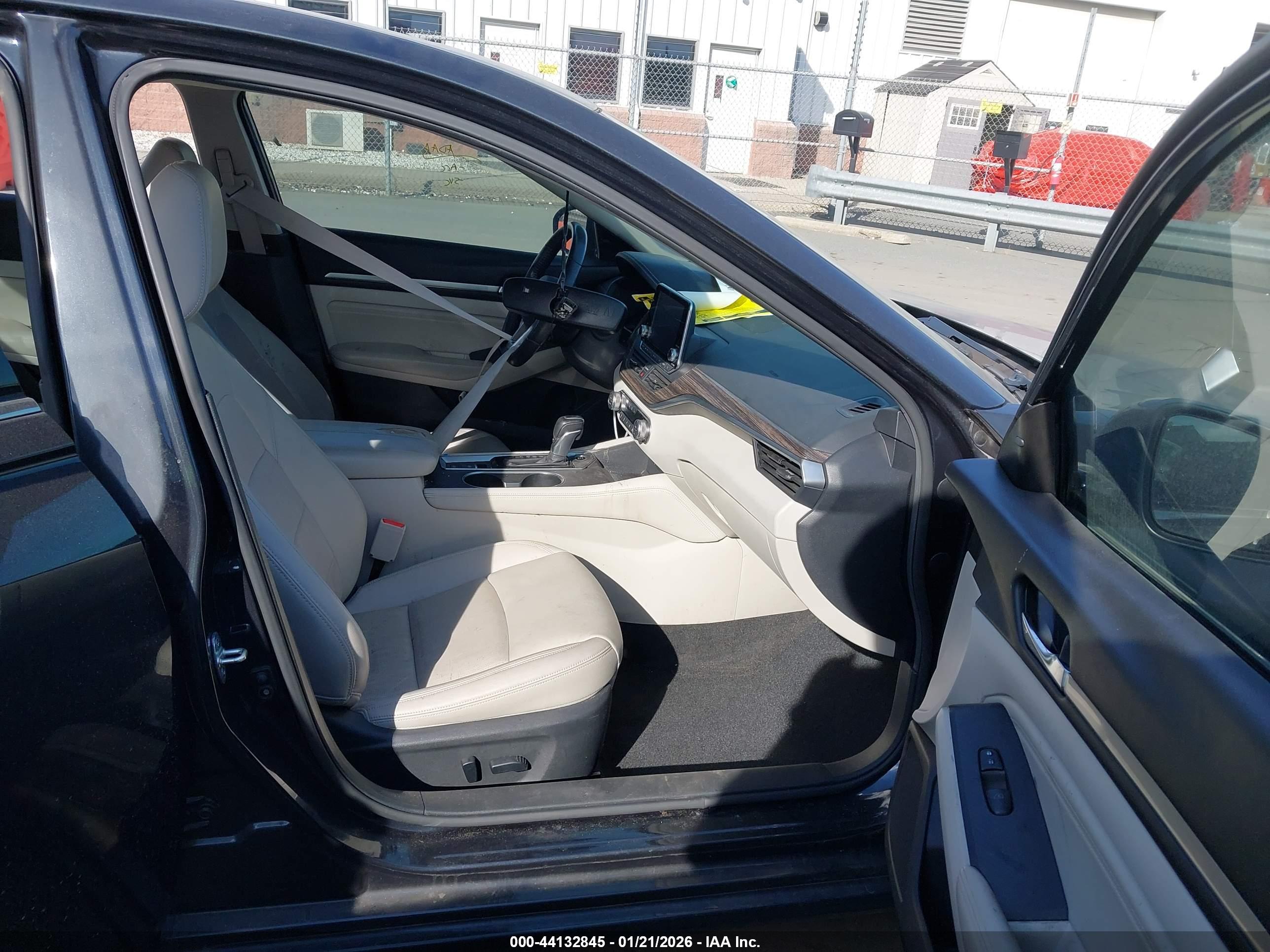 NISSAN ALTIMA image 5