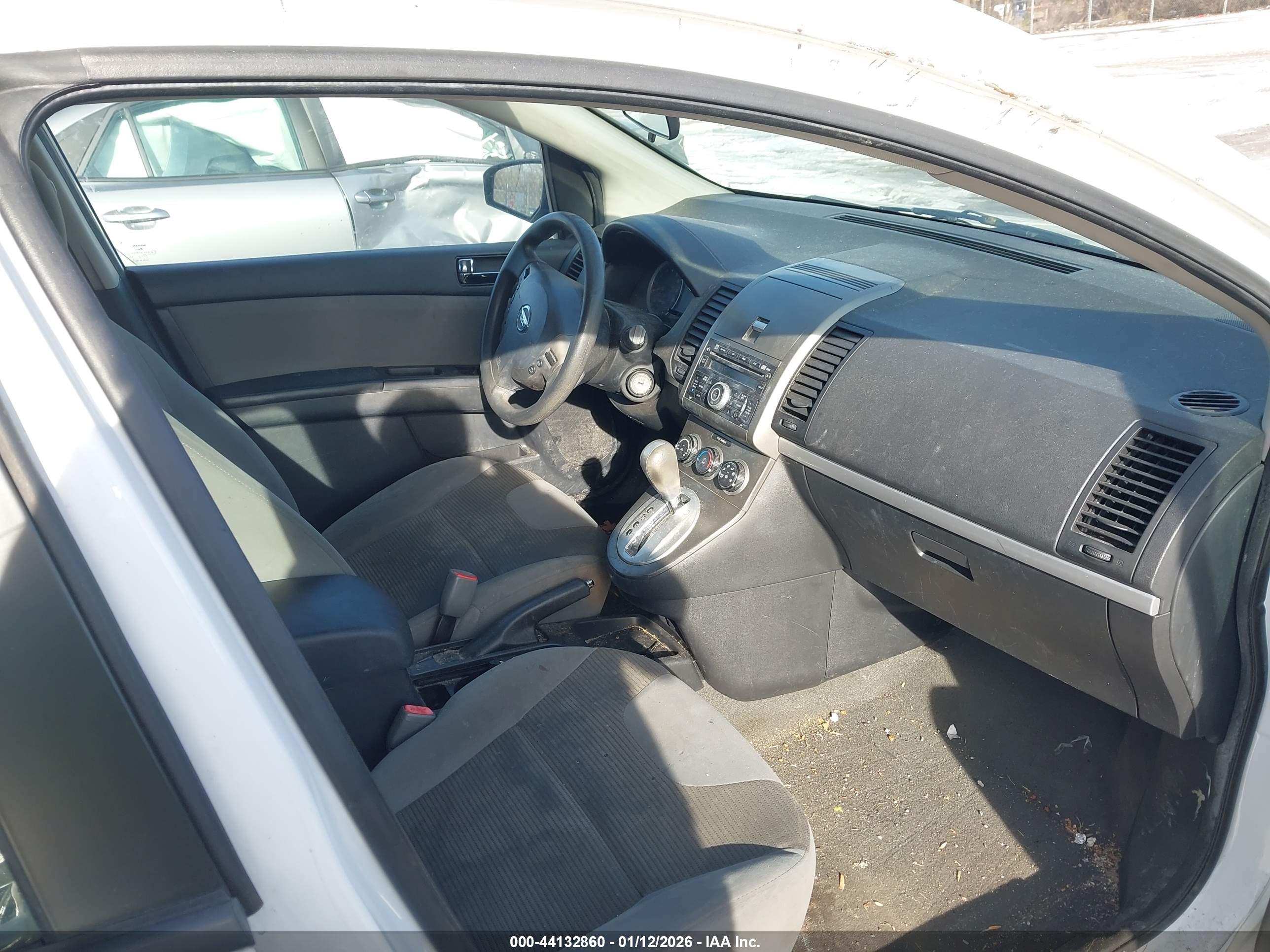 NISSAN SENTRA image 8