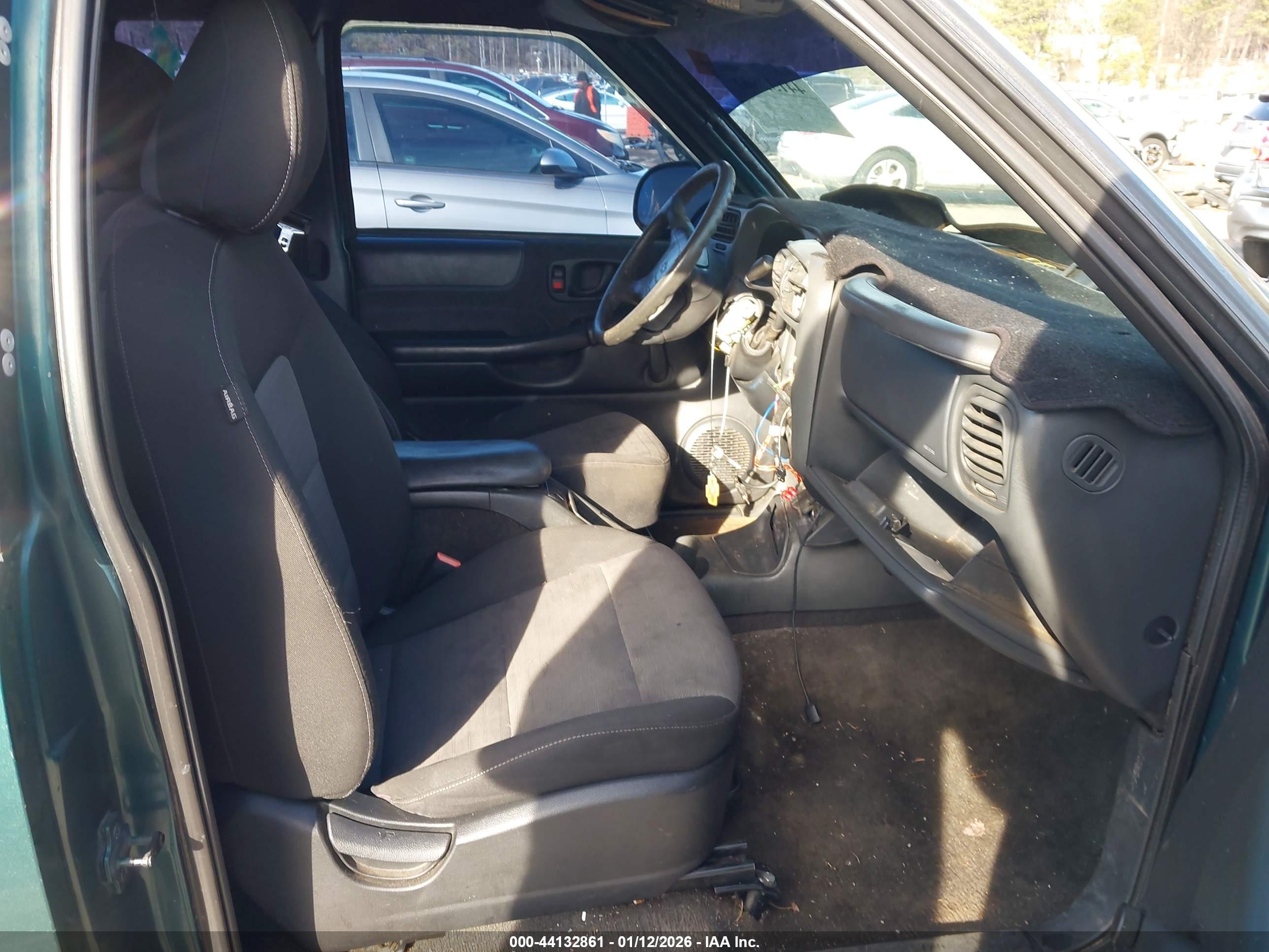 CHEVROLET S-10 image 8