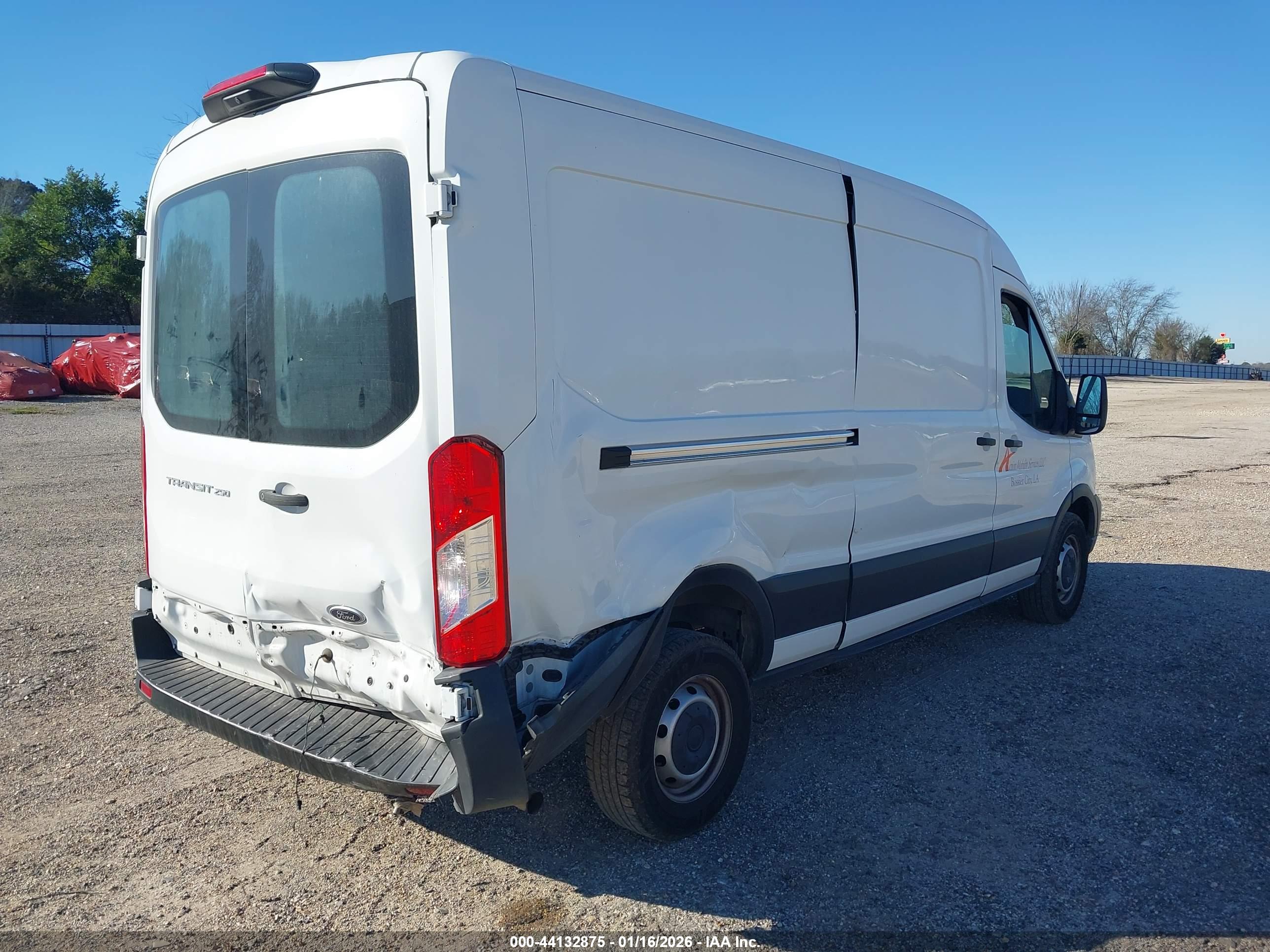 FORD TRANSIT-250 image 4