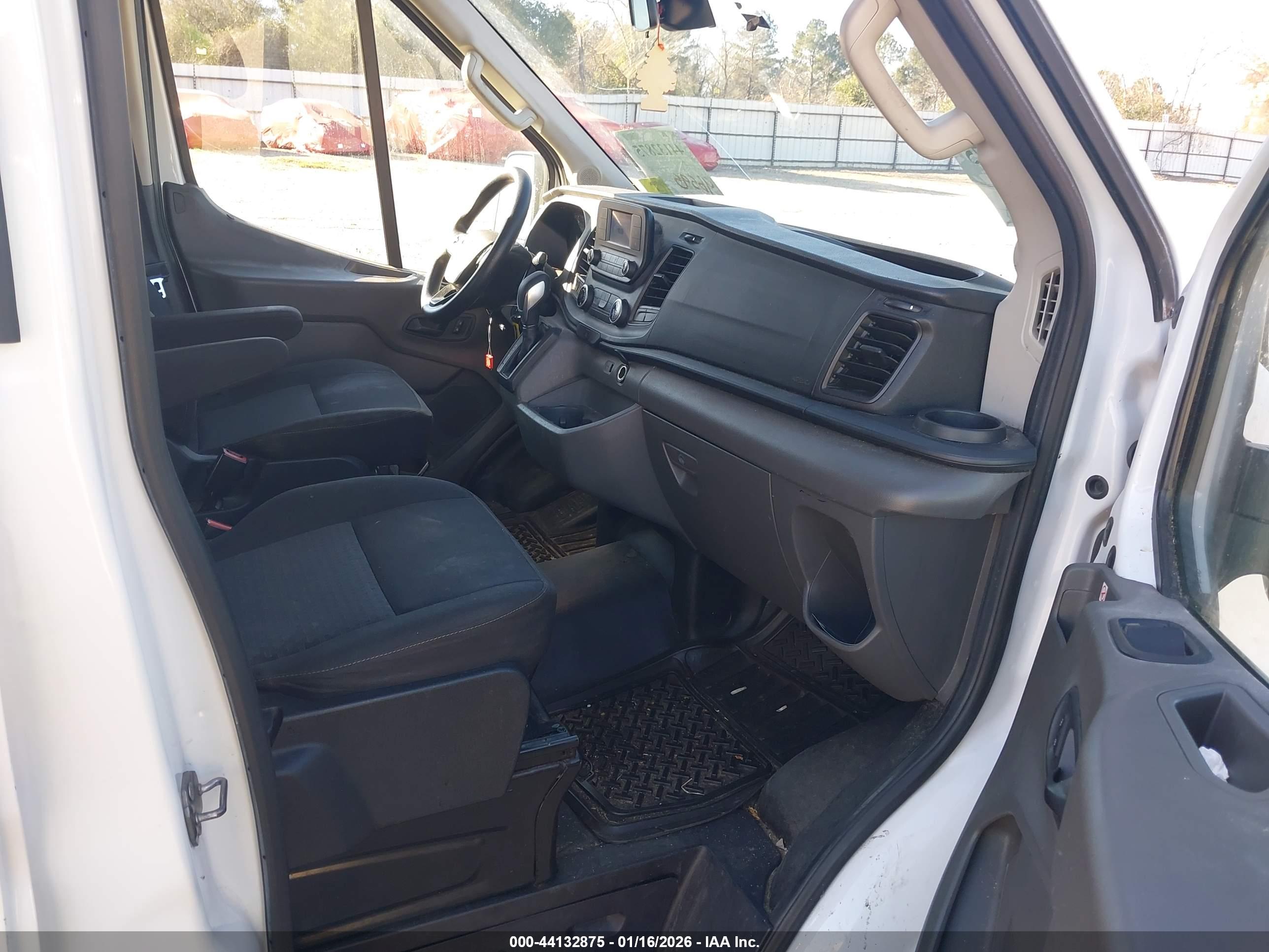 FORD TRANSIT-250 image 5