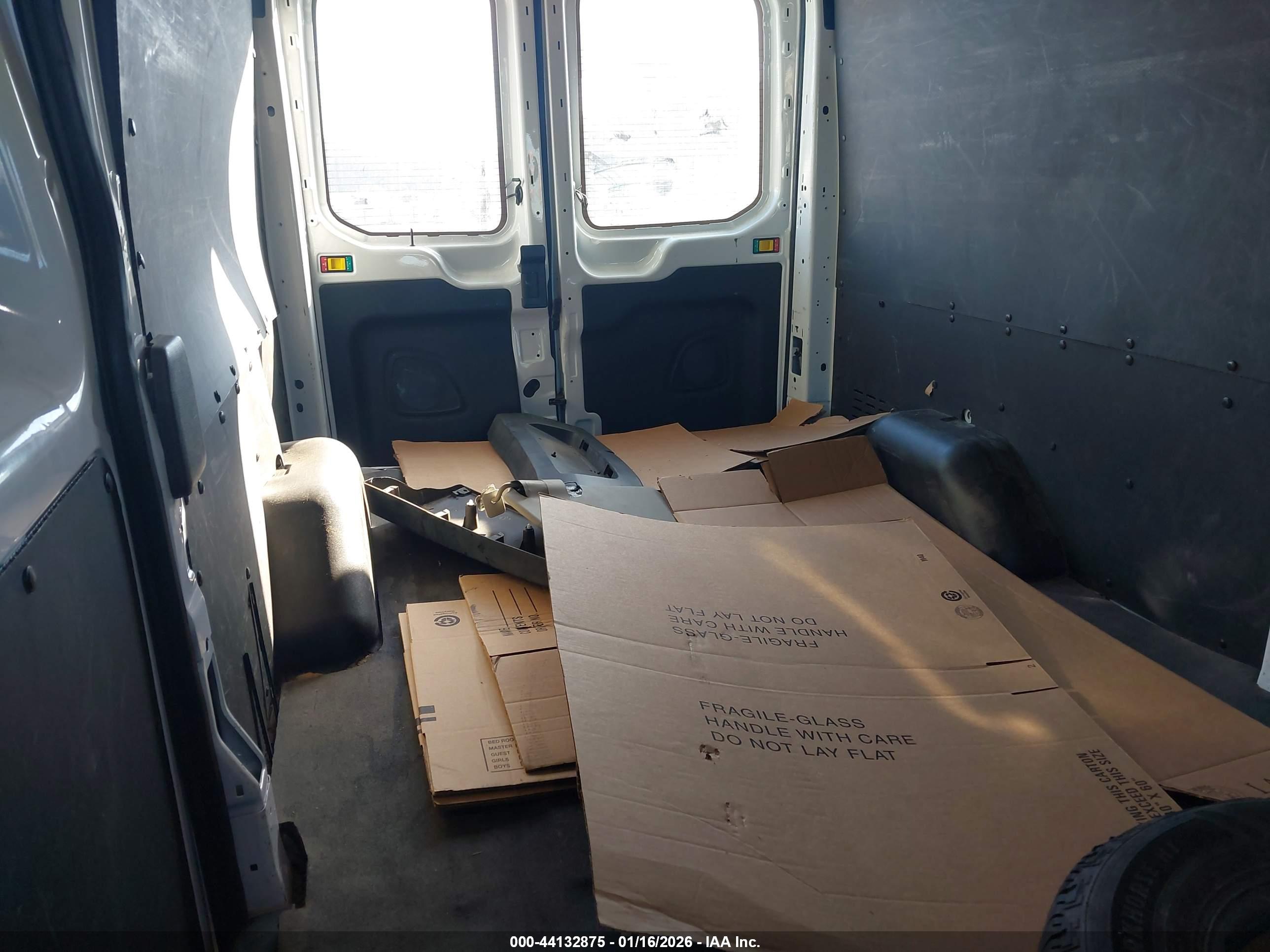 FORD TRANSIT-250 image 8