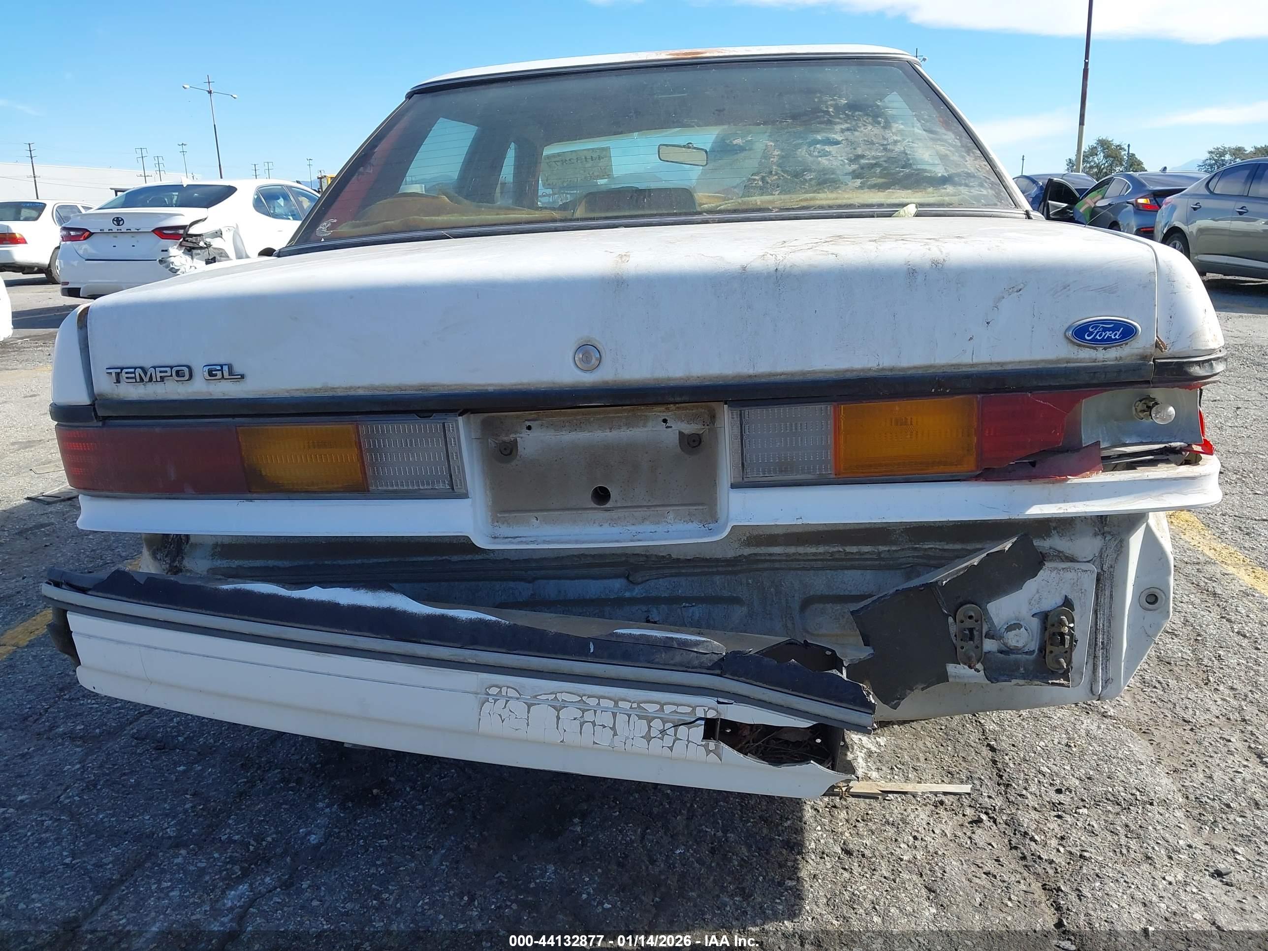 FORD TEMPO image 6
