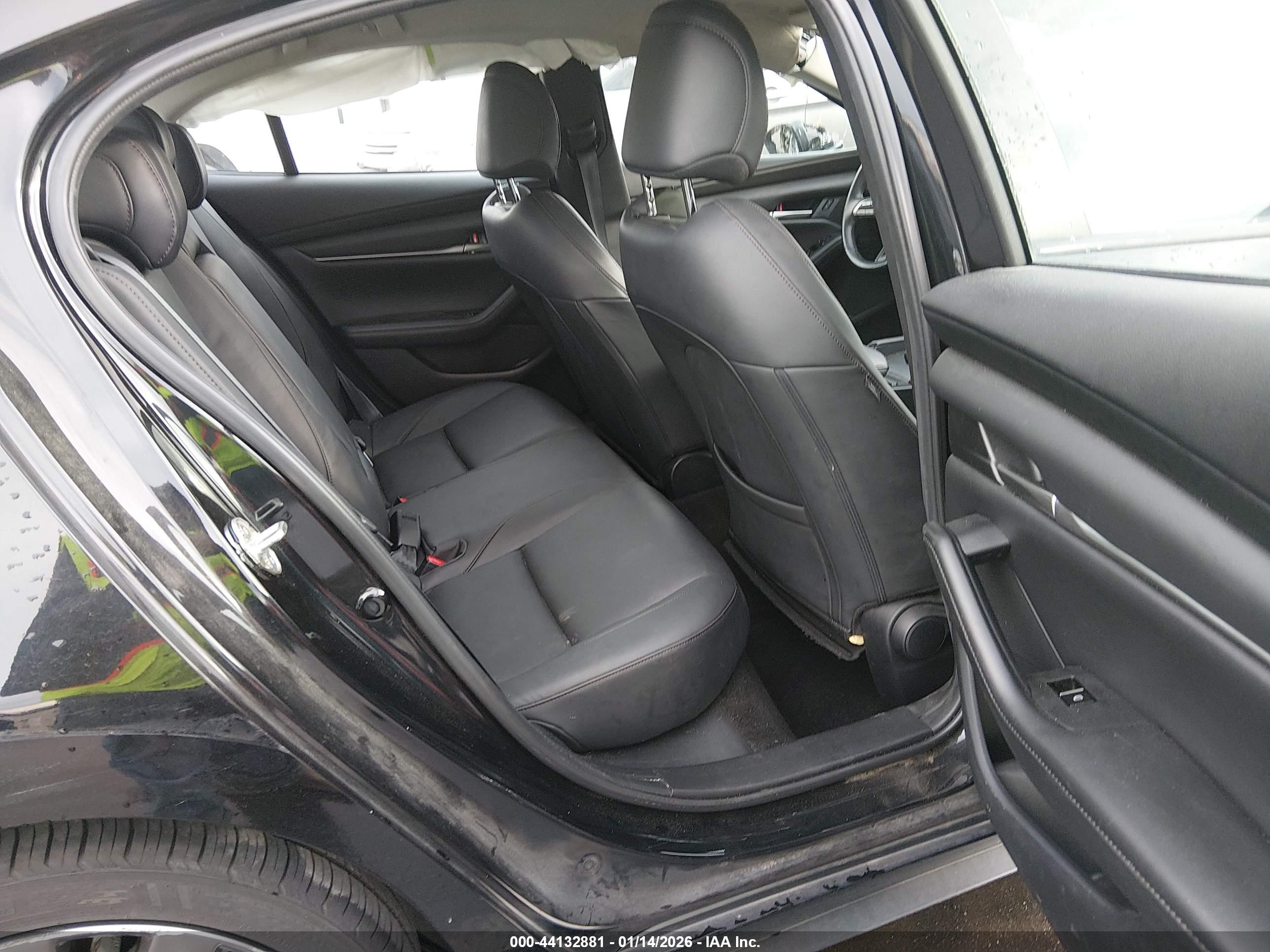 MAZDA MAZDA3 image 8