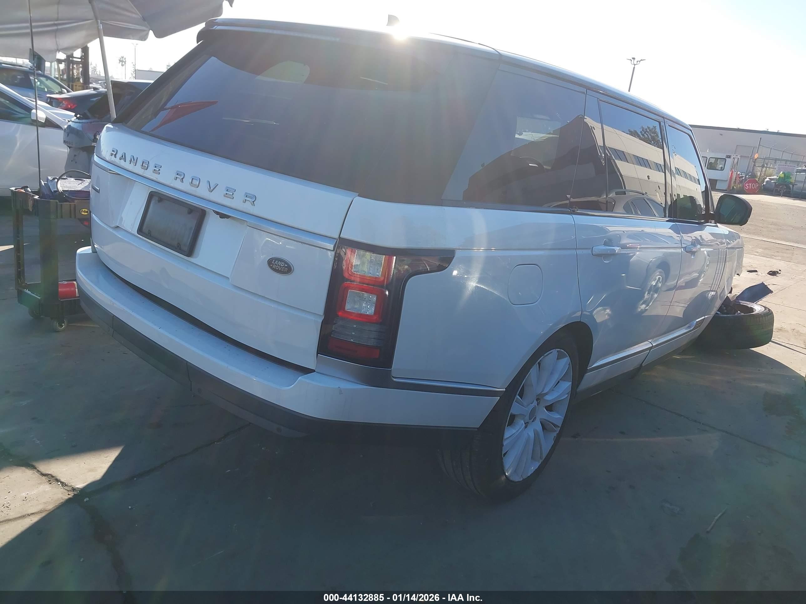 LAND ROVER image 4