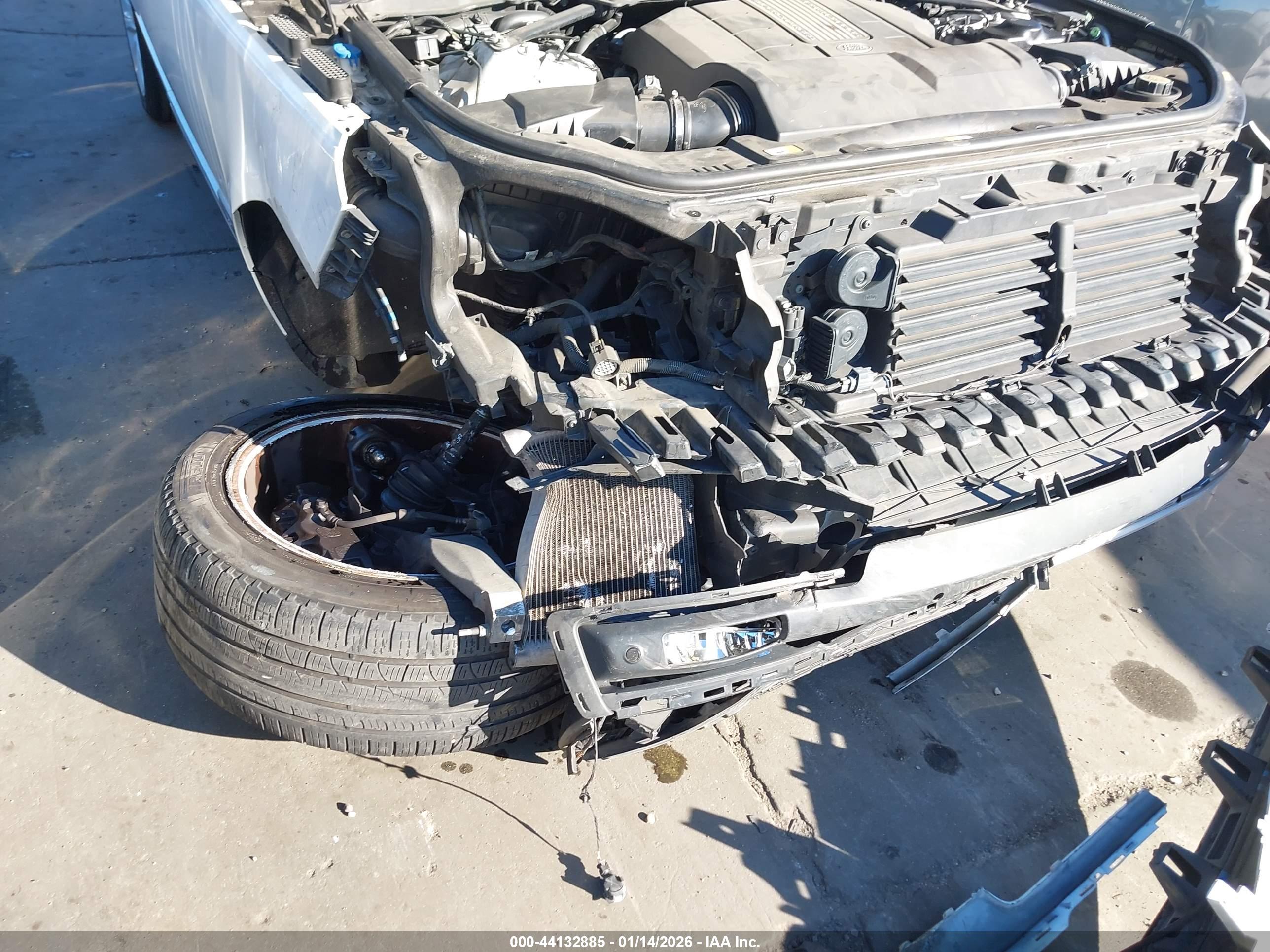 LAND ROVER image 6