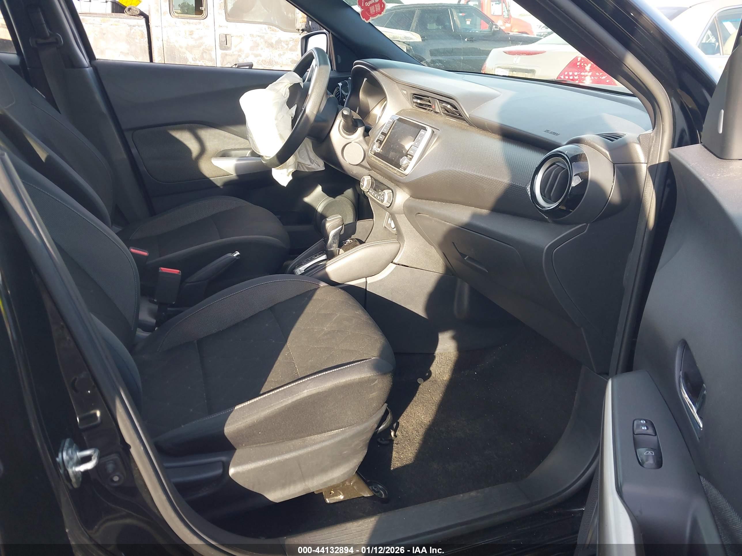 NISSAN KICKS image 5