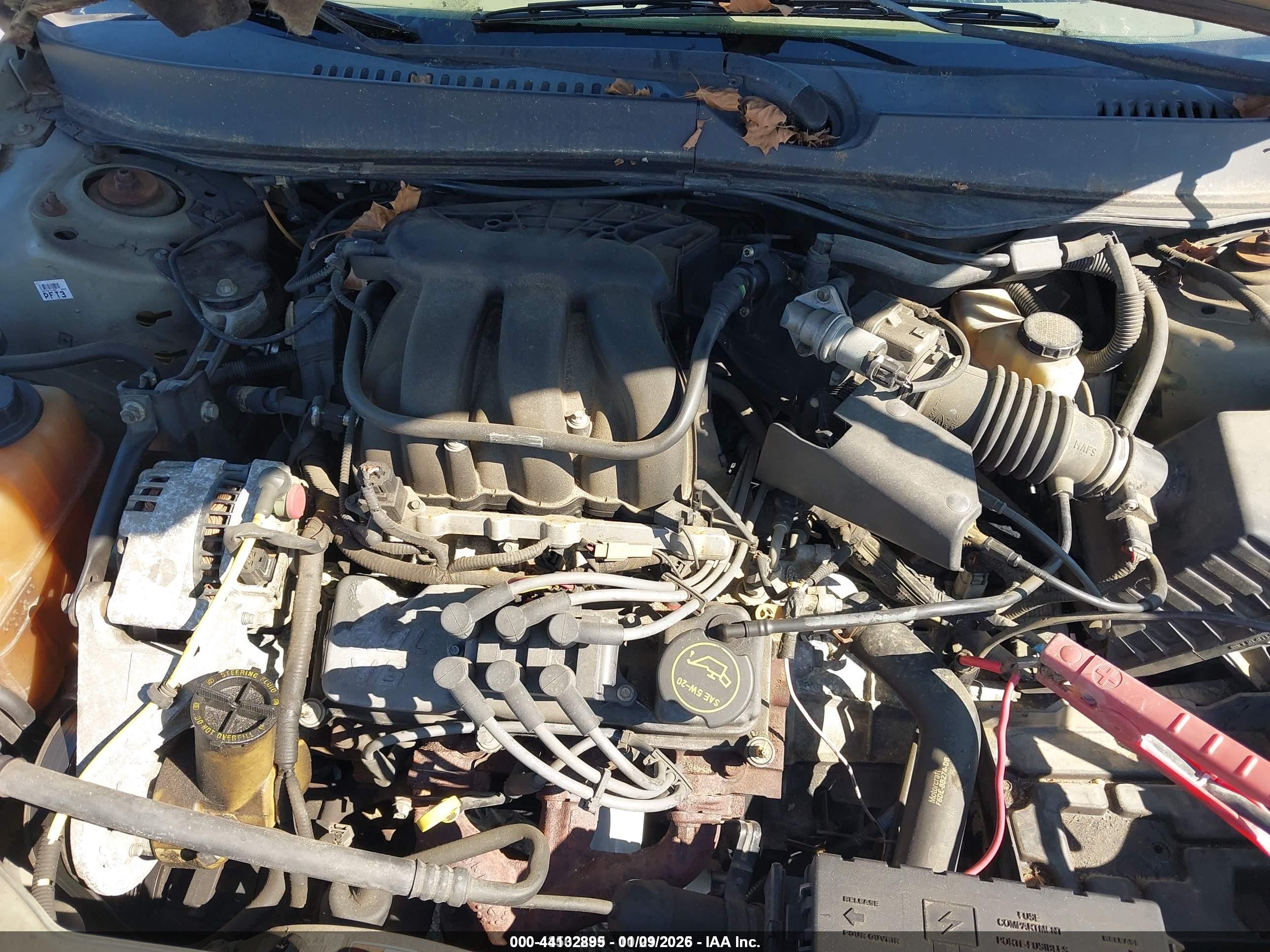 FORD TAURUS image 10