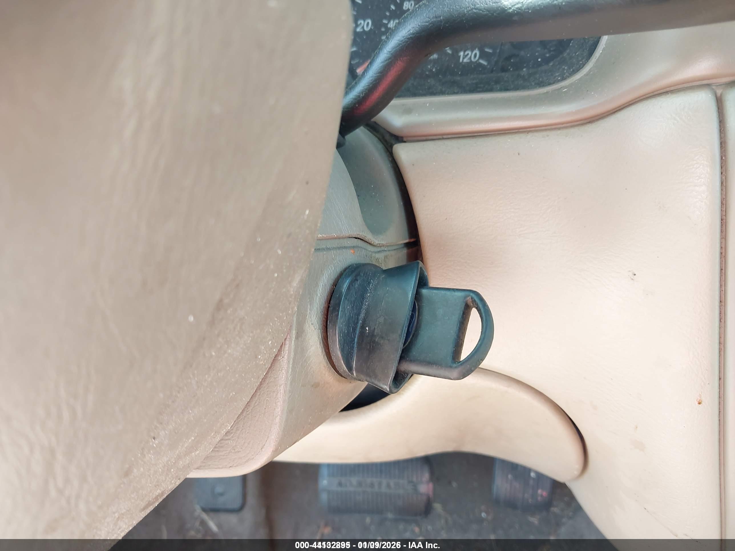 FORD TAURUS image 11