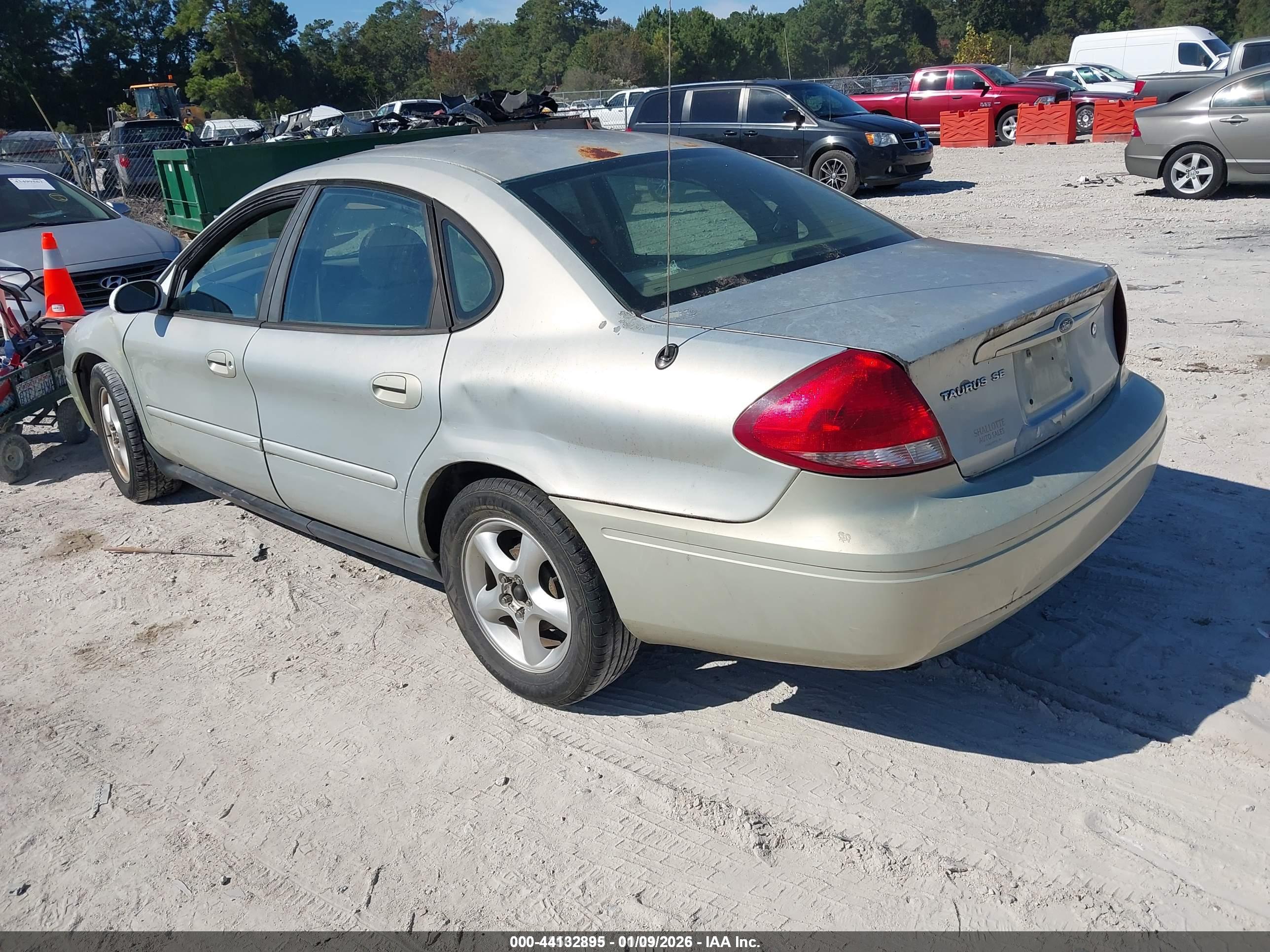 FORD TAURUS image 3