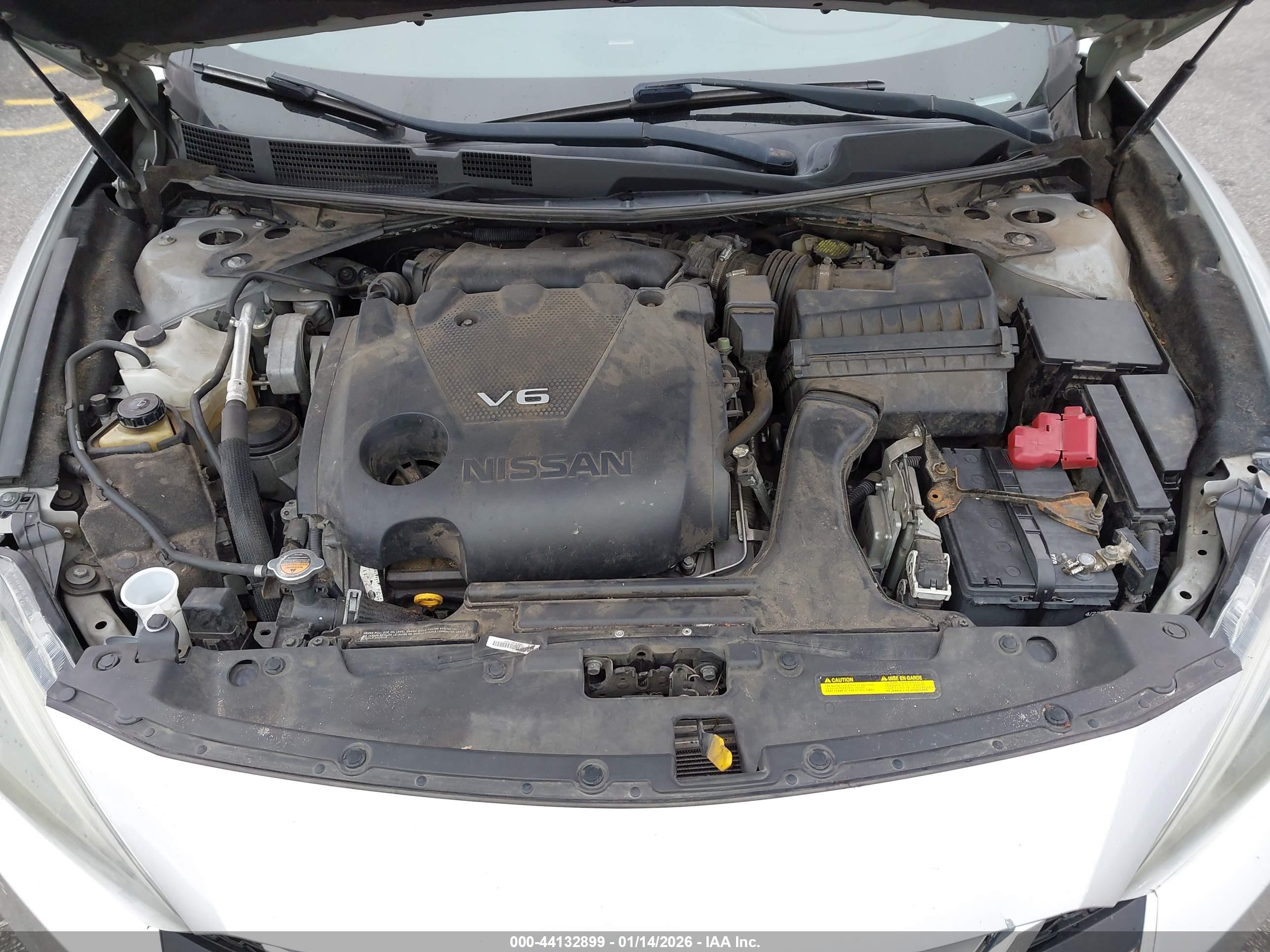 NISSAN MAXIMA image 10