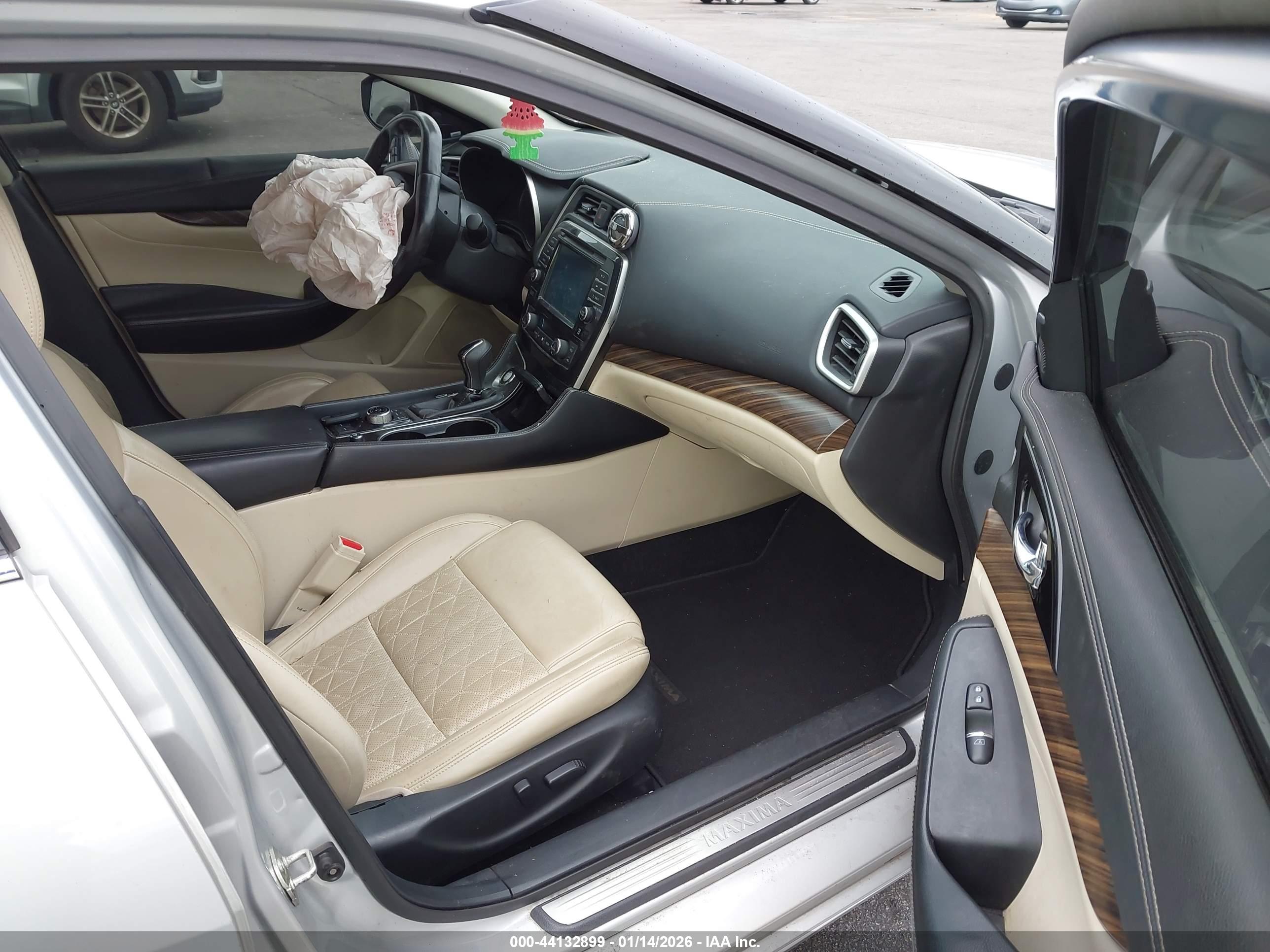 NISSAN MAXIMA image 5